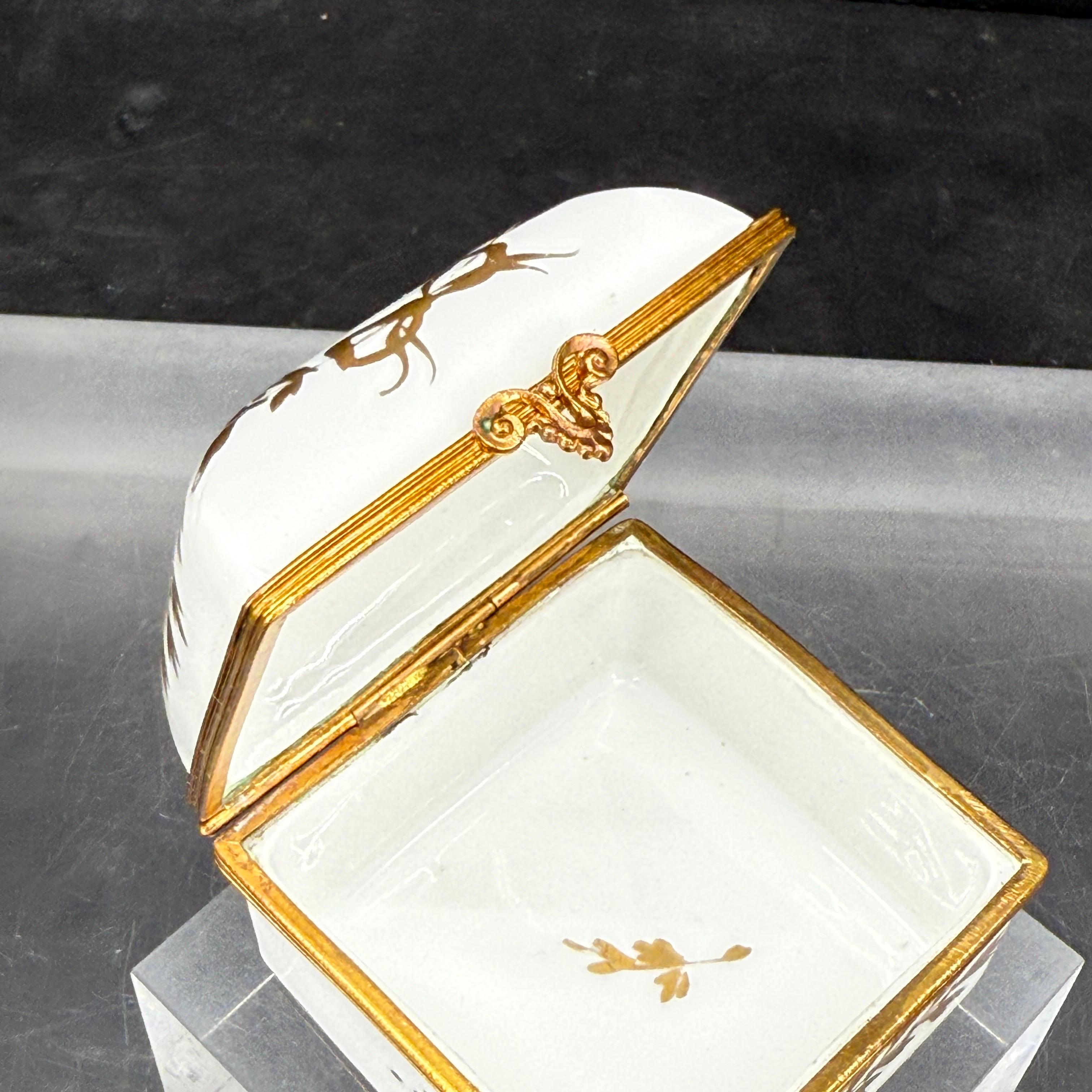 Französisch Limoges Biene Quadrat Porzellan vergoldet Trinket Schmuckkasten im Angebot 8