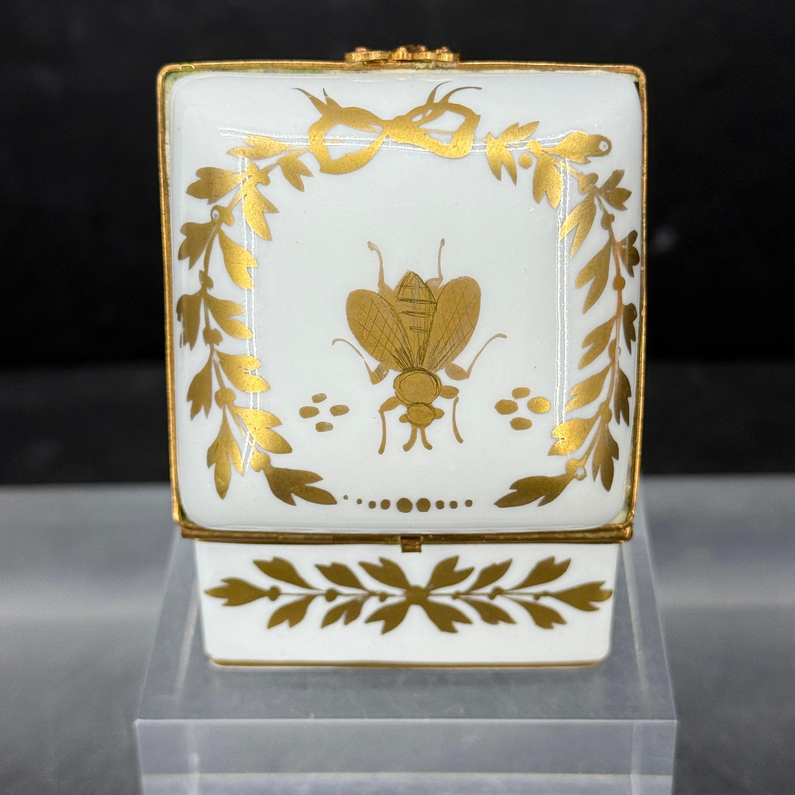 Französisch Limoges Biene Quadrat Porzellan vergoldet Trinket Schmuckkasten im Angebot 2