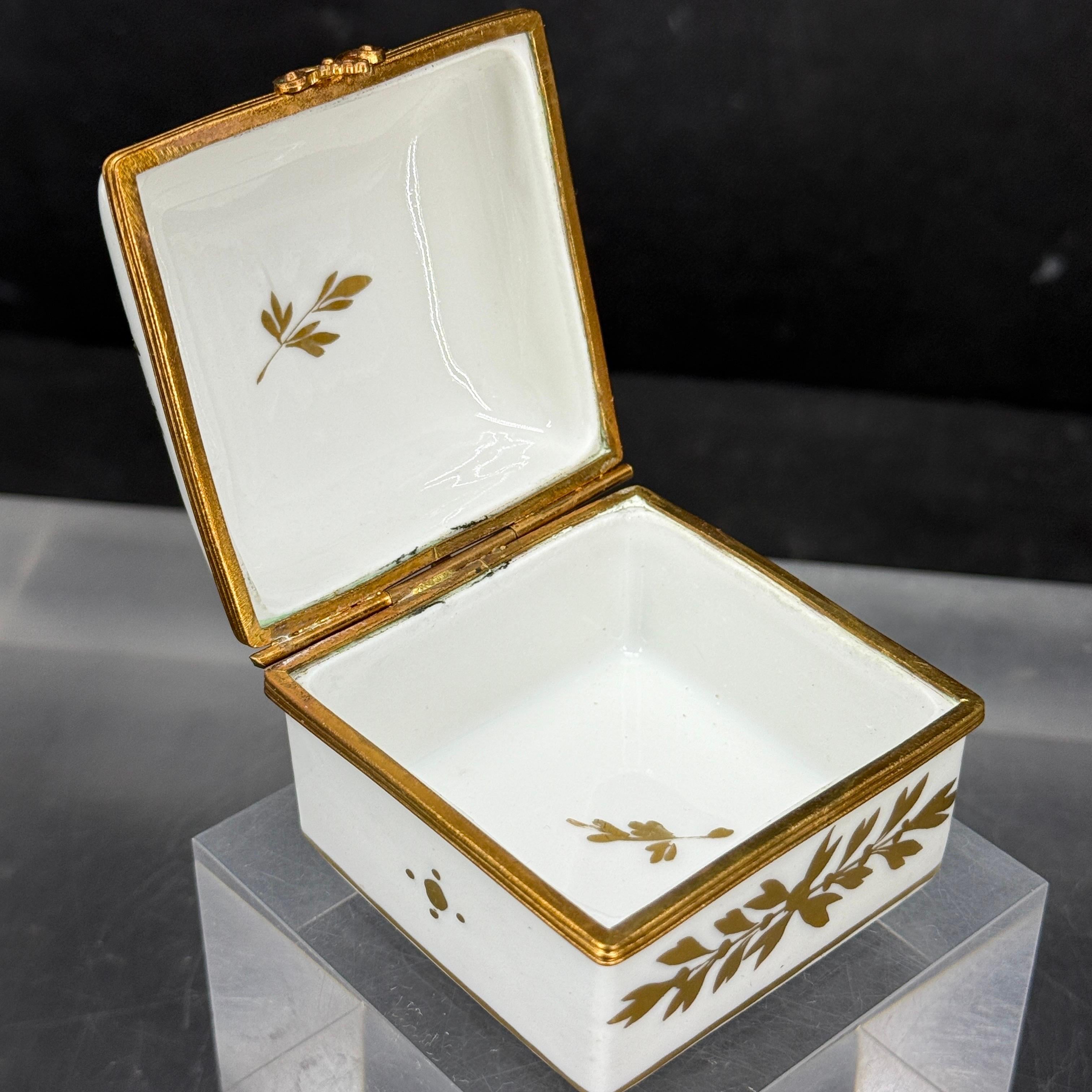 Französisch Limoges Biene Quadrat Porzellan vergoldet Trinket Schmuckkasten im Angebot 3