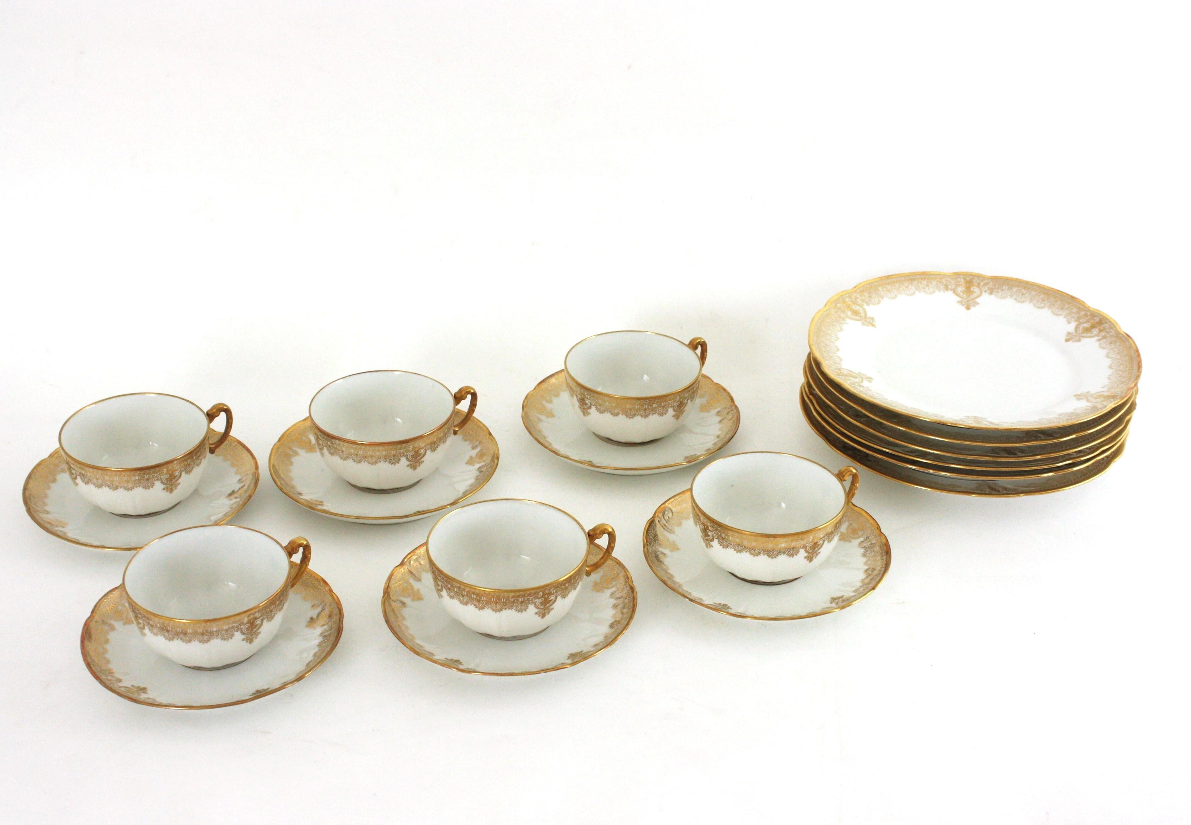 Französisches Limoges Gold vergoldetes Porzellan Kaffee Tee Dessert Service für Sechs im Angebot 3