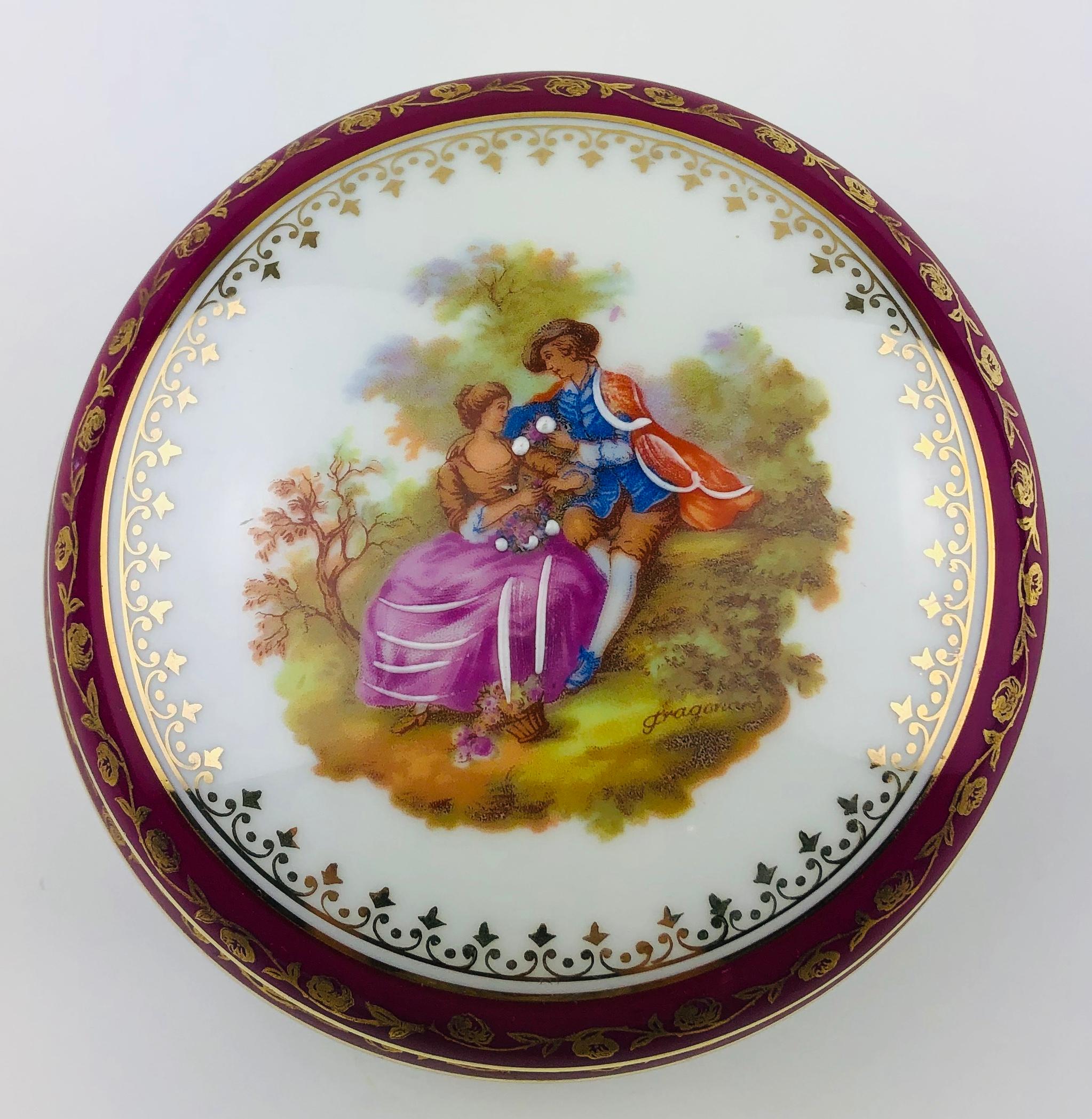 Beautiful Limoges handcrafted and hand painted gold trimmed trinket, jewelry box or candy dish, circa 1930. 
Signed, Jammet Seignolles Limoges (history of this maker below).
Glazed.

Measures: 4 3/8