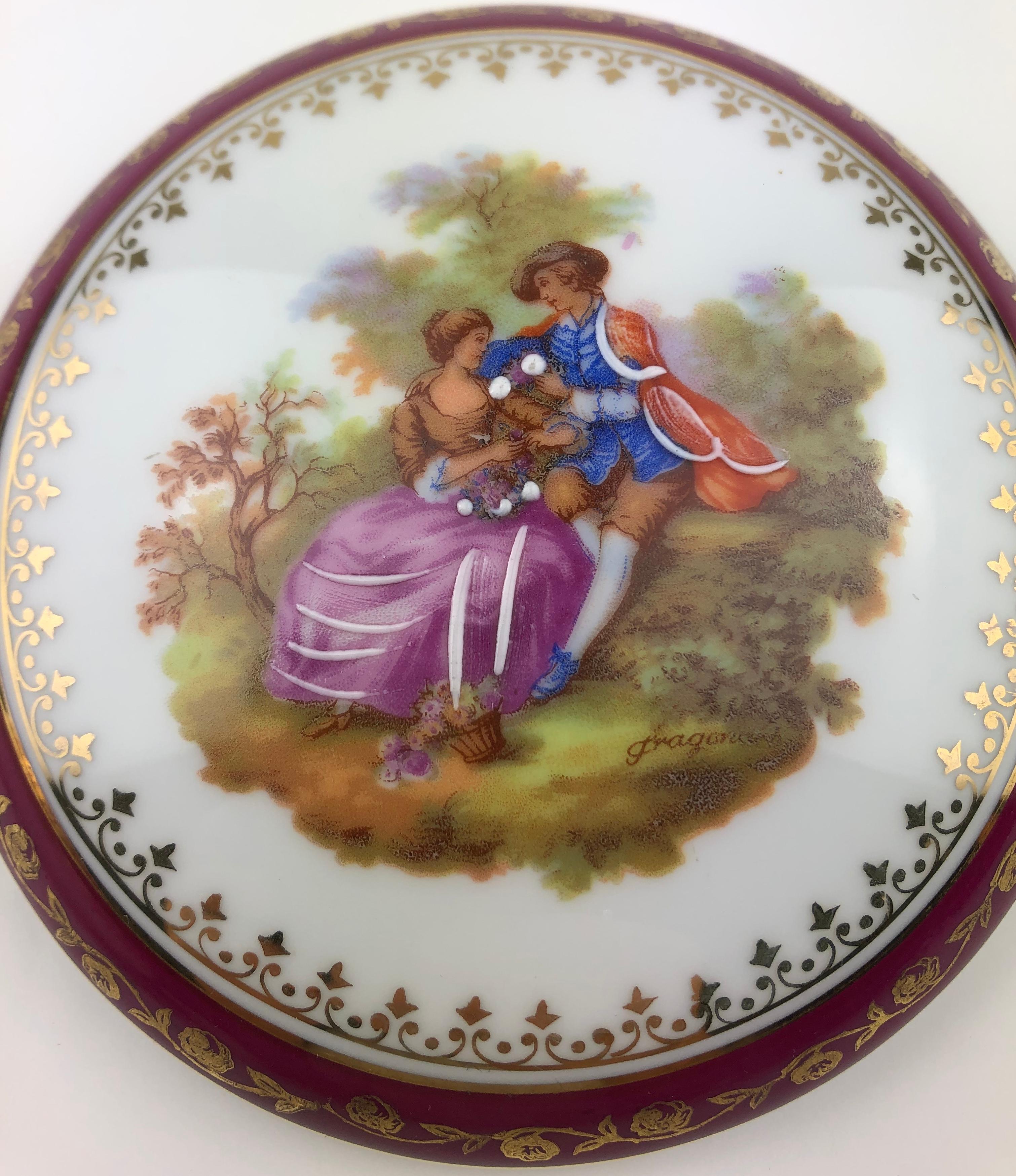 Napoleon III French Limoges Hand Painted Gold Trim Trinket Jewelry Box or Candy Dish For Sale
