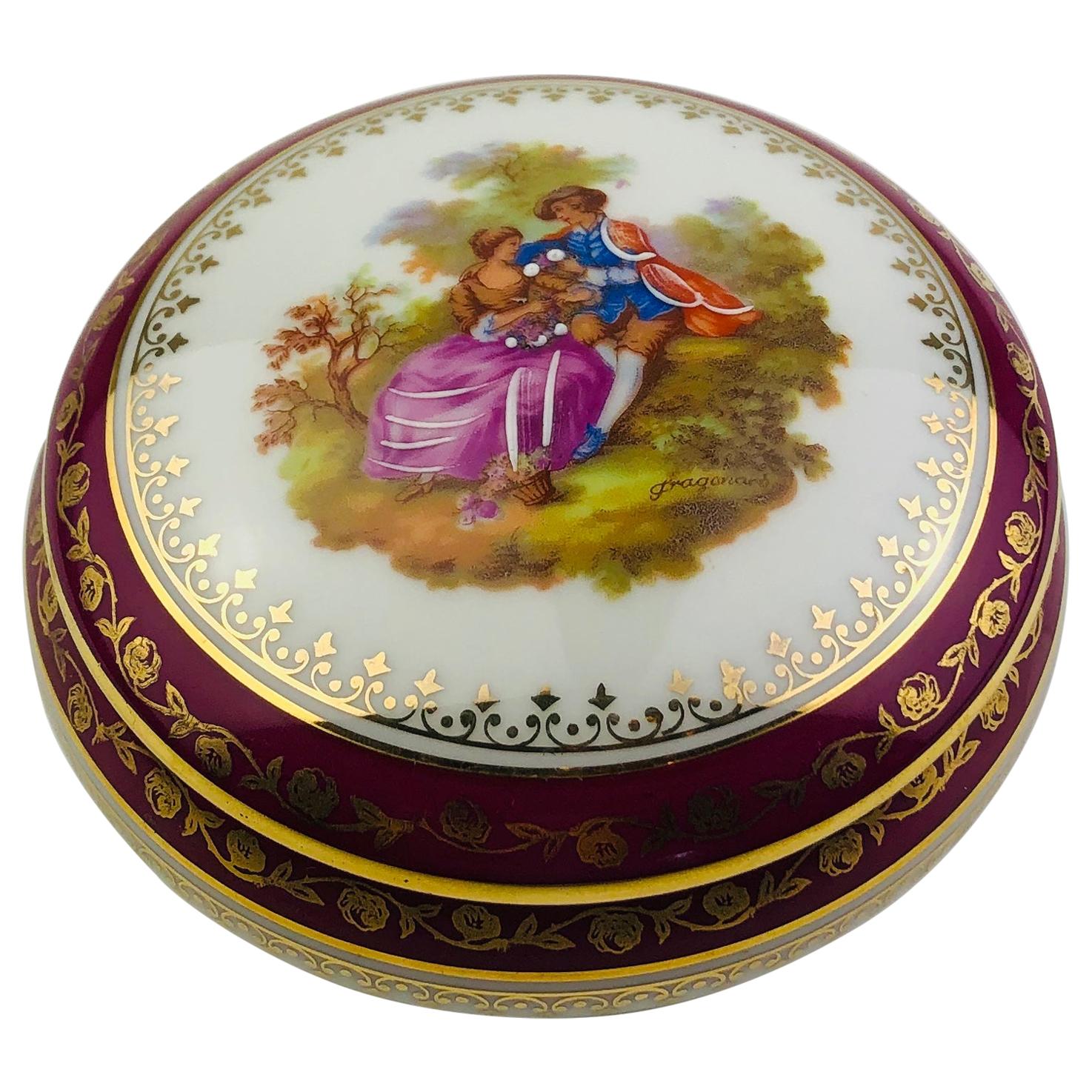 Boîte à bijoux ou plat à bonbons français de Limoges peint à la main avec garniture en or