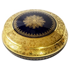 Boîte à bijoux en porcelaine de Limoges française avec décoration en or riche