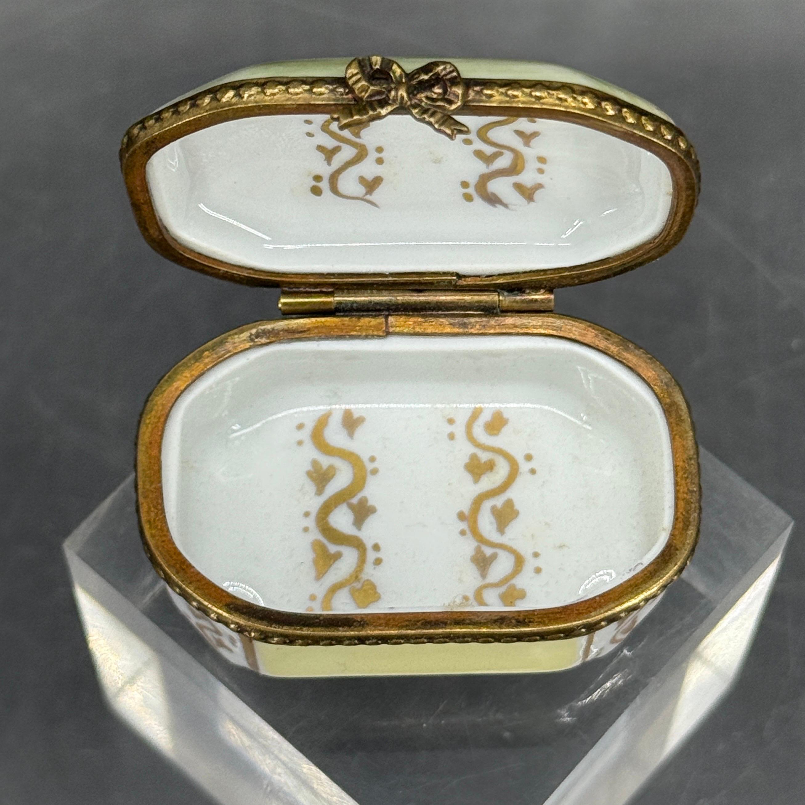 Caja de baratijas velero náutico de porcelana francesa de Limoges en venta 2