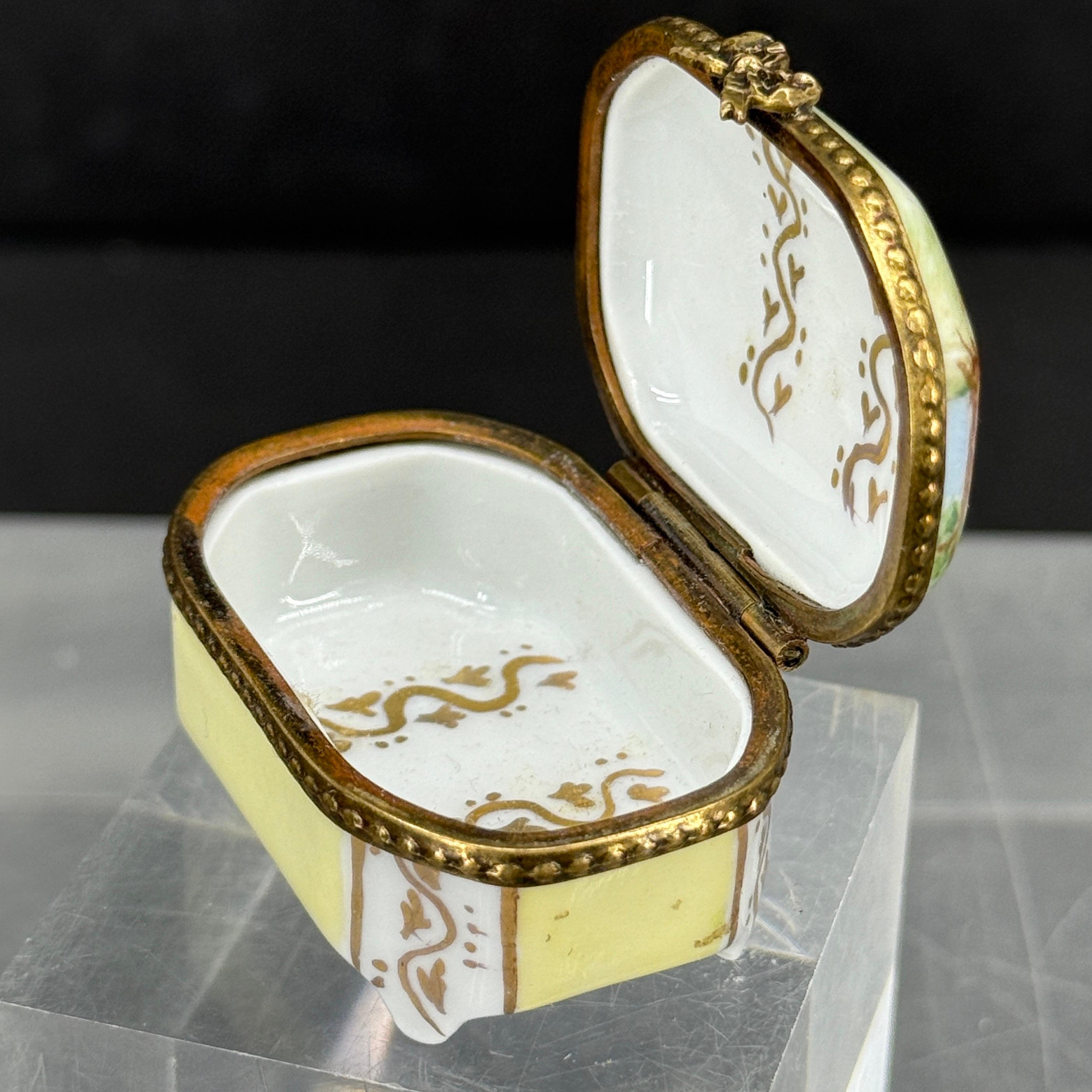 Caja de baratijas velero náutico de porcelana francesa de Limoges en venta 5