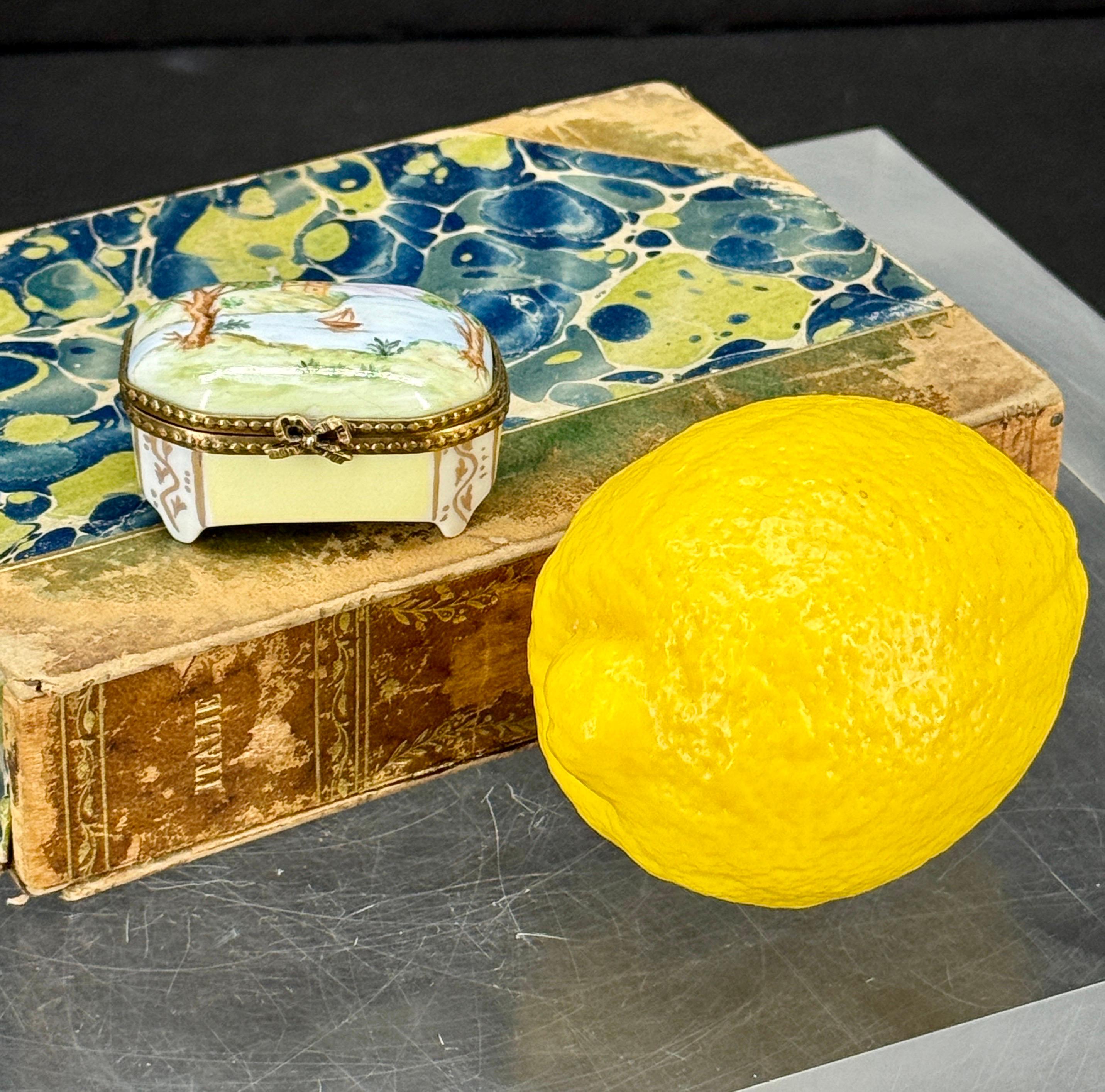 Caja de baratijas velero náutico de porcelana francesa de Limoges Provincial francés en venta