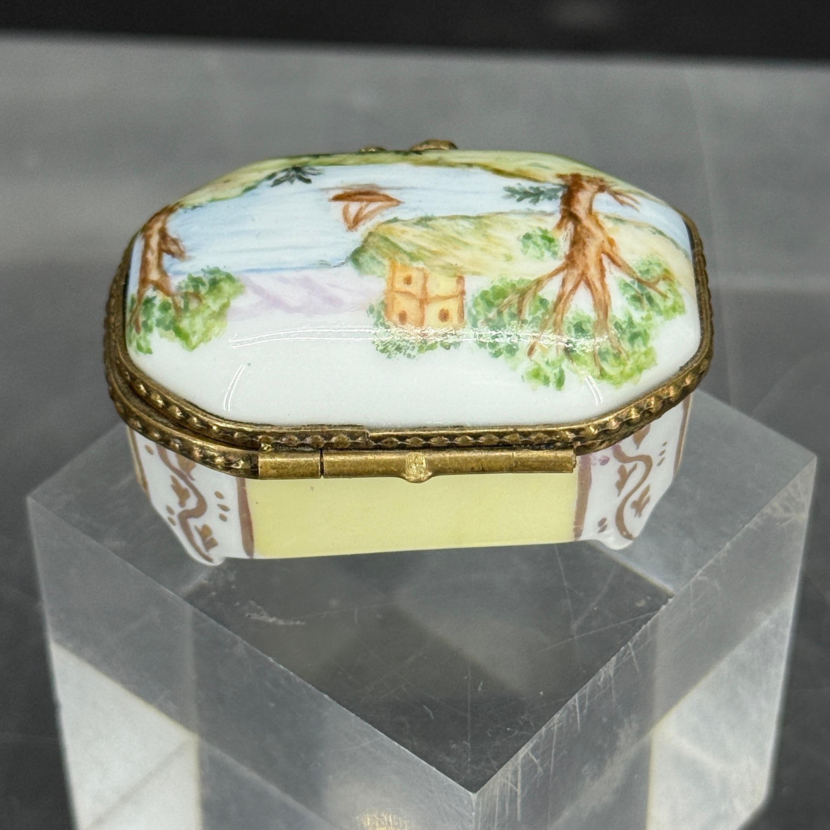 Caja de baratijas velero náutico de porcelana francesa de Limoges en venta 1