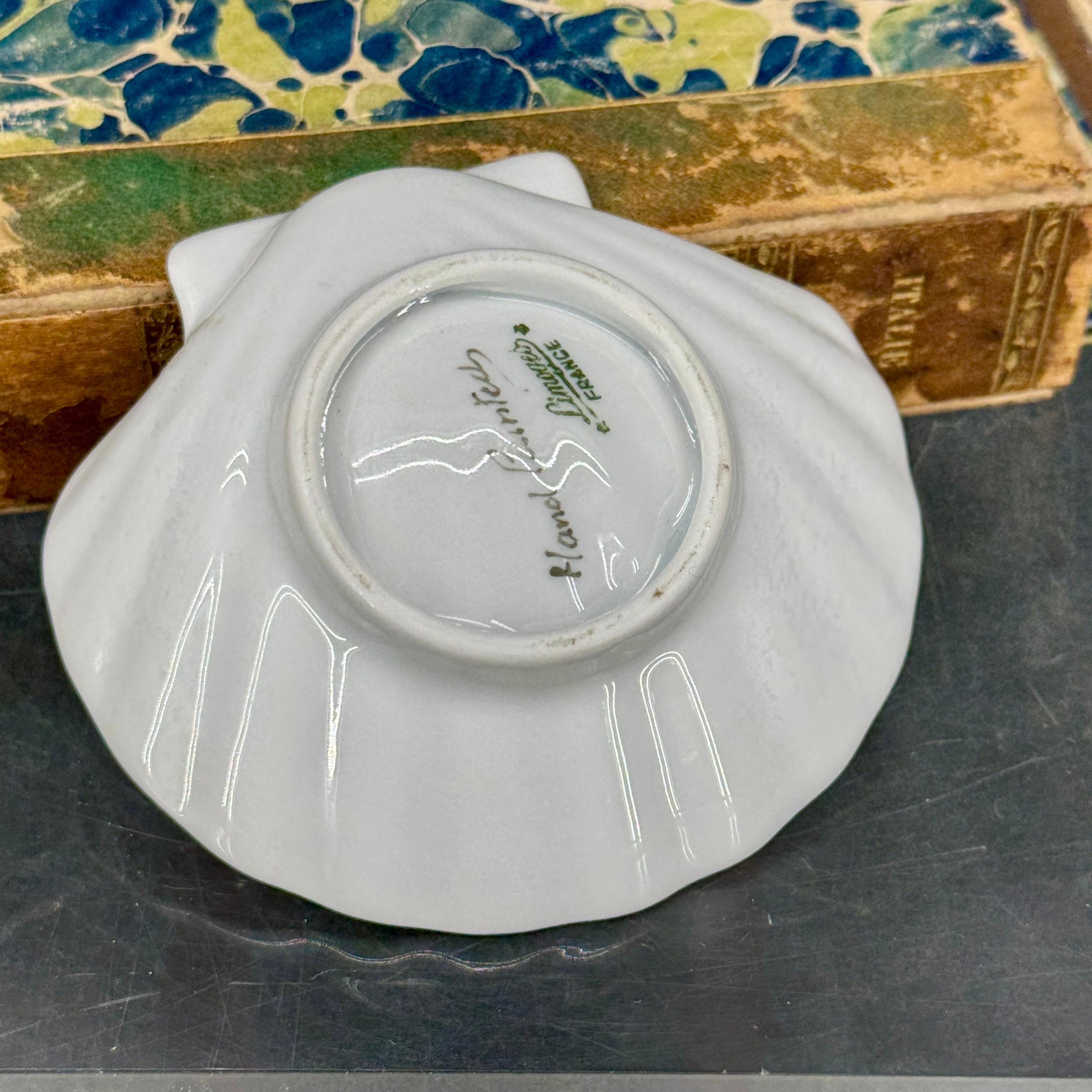 Bandeja de porcelana francesa de Limoges concha dorada para baratijas y joyas Porcelana en venta