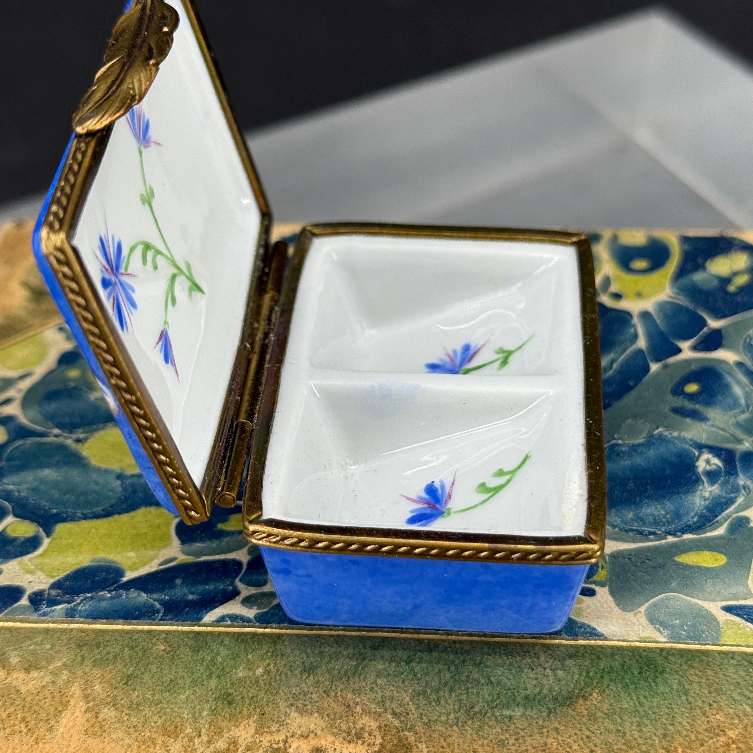French Limoges Rectangular Hand Painted Porcelain Trinket Box For Sale 5