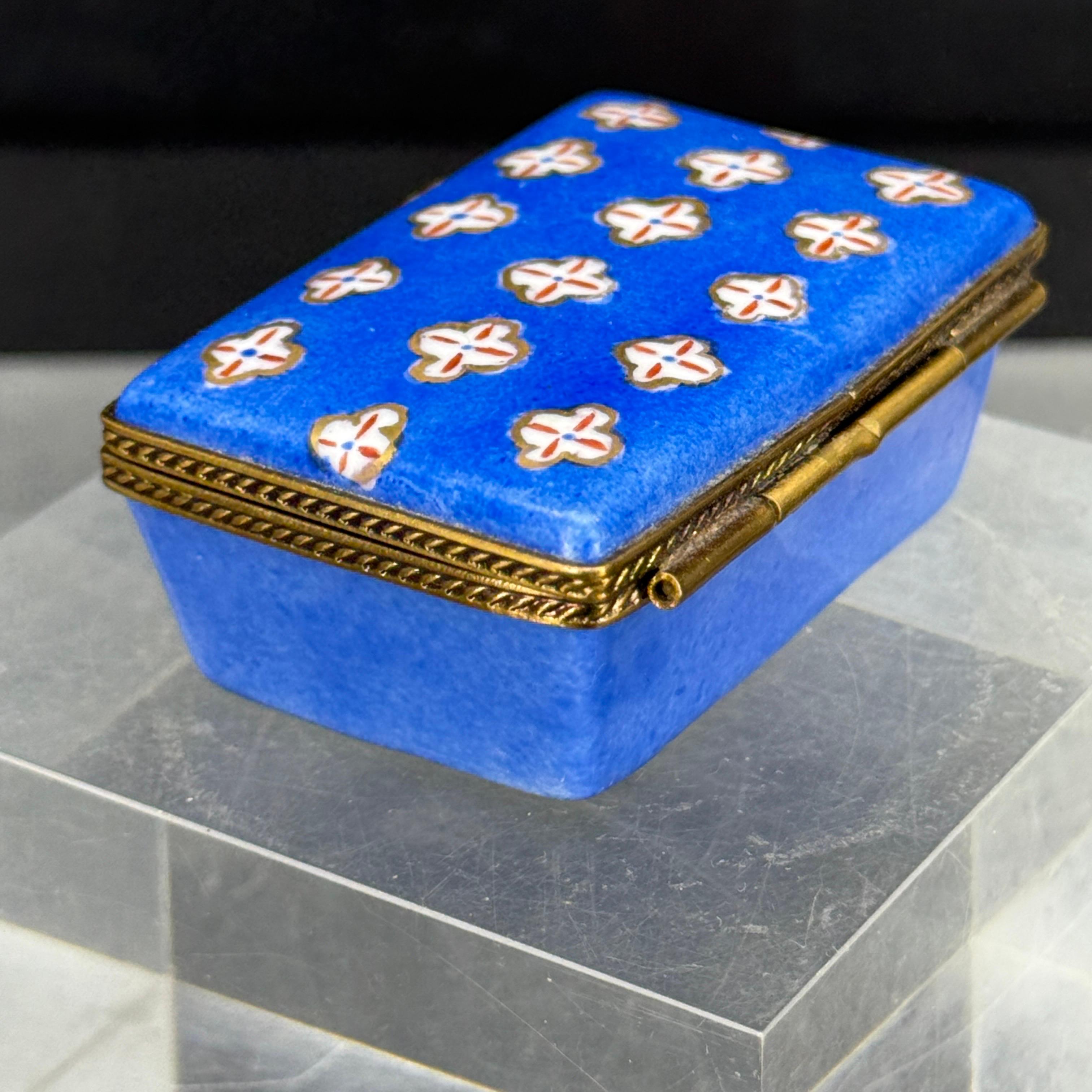 Hand-Crafted French Limoges Rectangular Hand Painted Porcelain Trinket Box For Sale