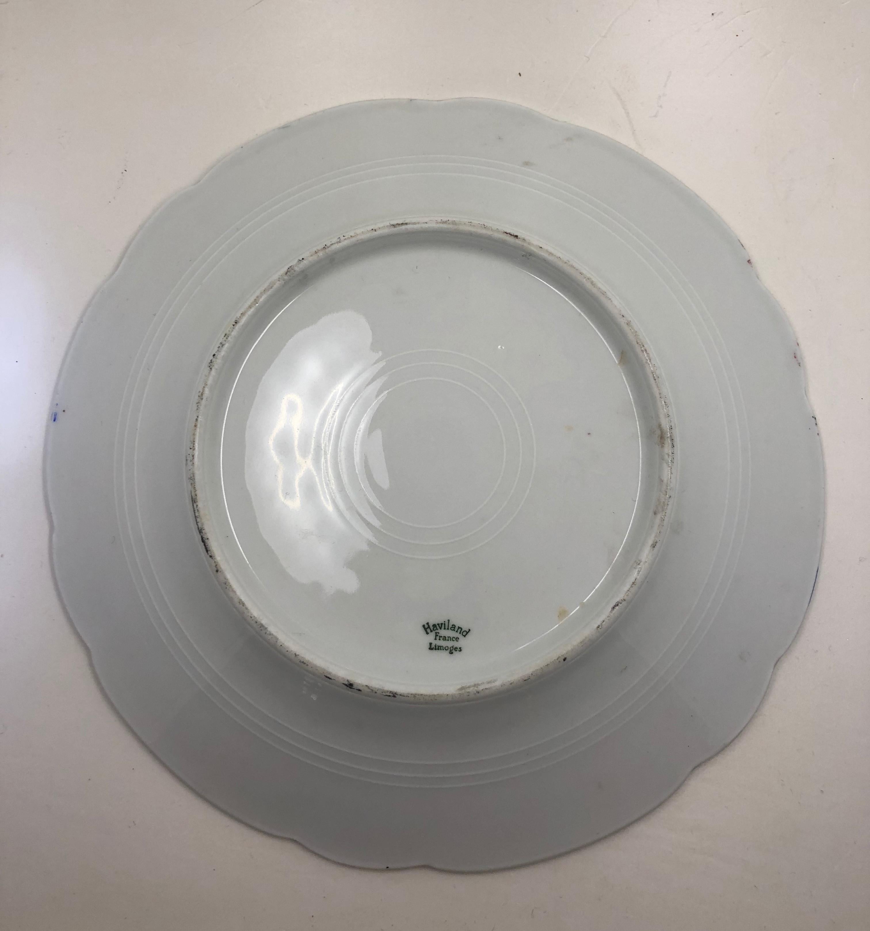 Assiette en porcelaine d'un échantillon de Limoges, fin du 19ème siècle État moyen - En vente à Spencertown, NY