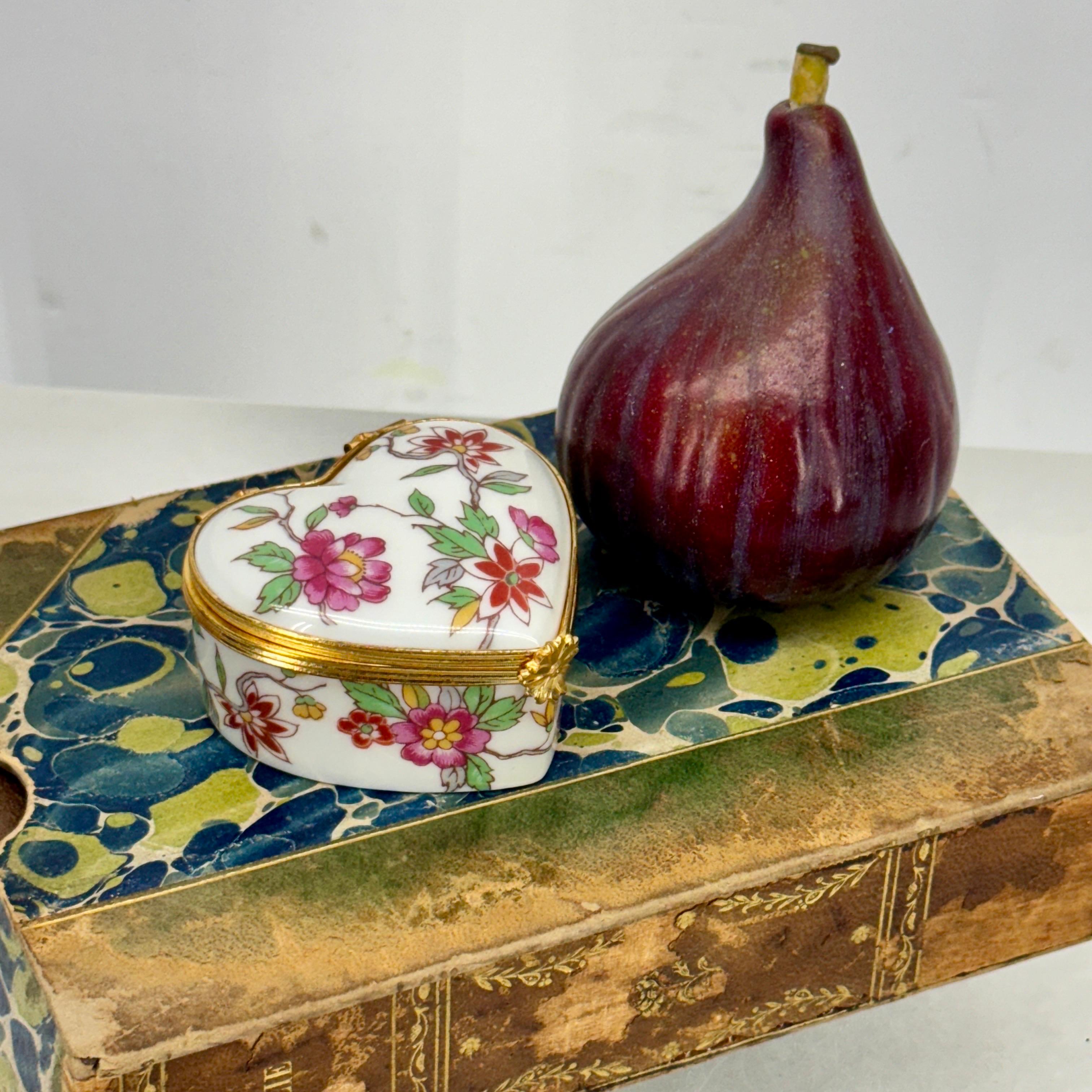 French Limoges Small Heart Shaped Floral Trinket Box For Sale 1