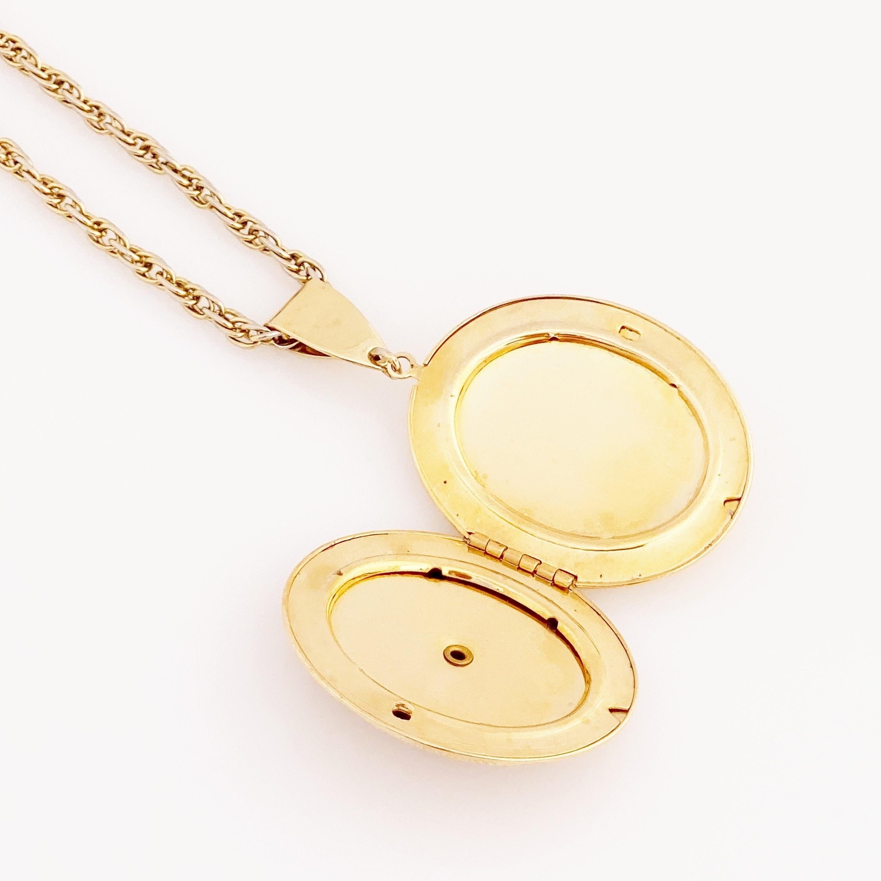 French Limoges Style Romantic Serenade Locket Necklace, 1960s 3