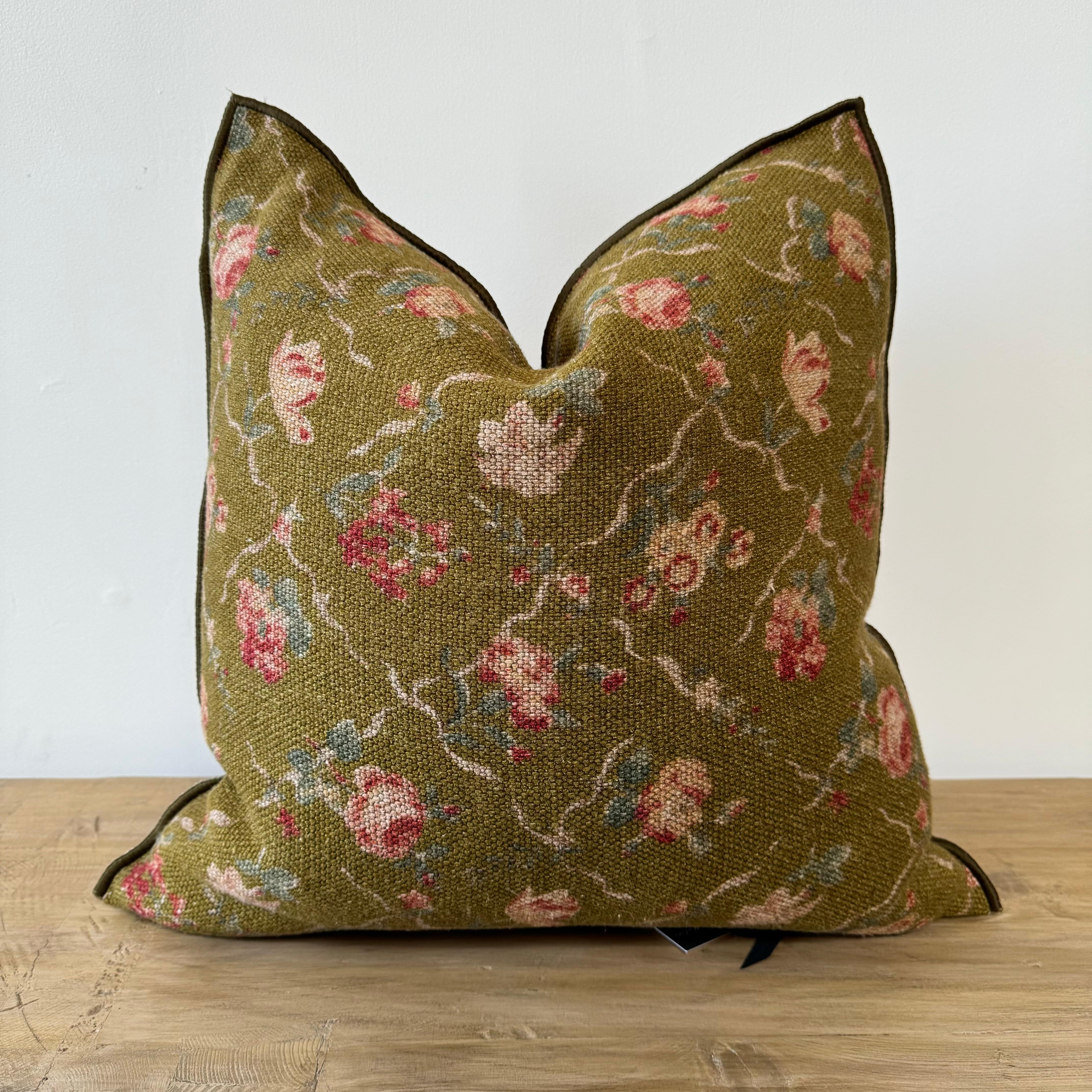 Made in France
100% pure linen pillow printed on a bronze / dark brown linen with floral print.  The edges have a binded edge, and metal zipper closure
Wabi Sabi Estampado
Collection: Jardin Secret Bronze
Size: 20