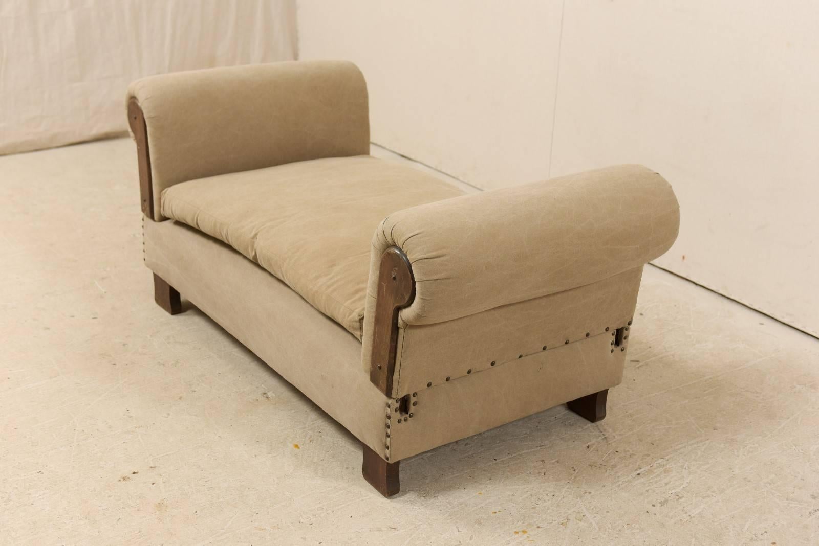 Metal French Lit De Jour ‘Daybed’ circa 1920s-1930s with Nice Rounded Arms For Sale