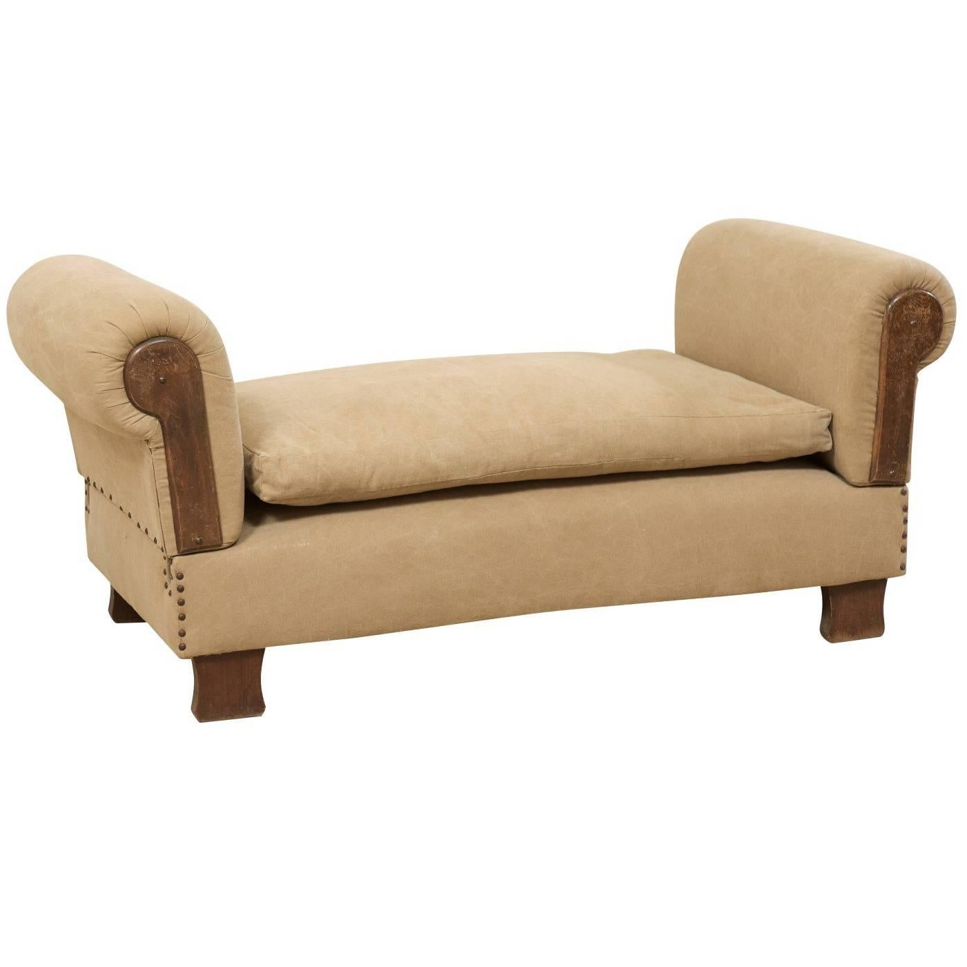 French Lit De Jour ‘Daybed’ circa 1920s-1930s with Nice Rounded Arms