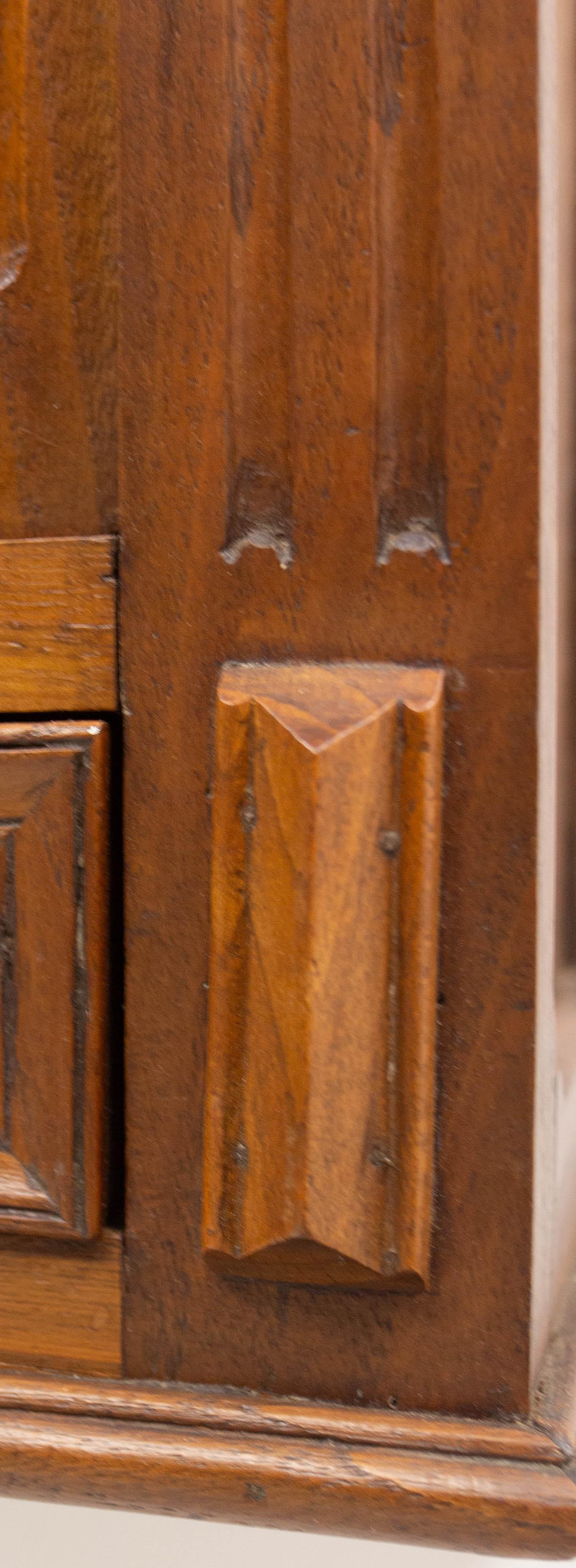 Kleiner französischer Schrank Zweitürig Eiche & Glas Wandschrank, um 1920 im Angebot 7