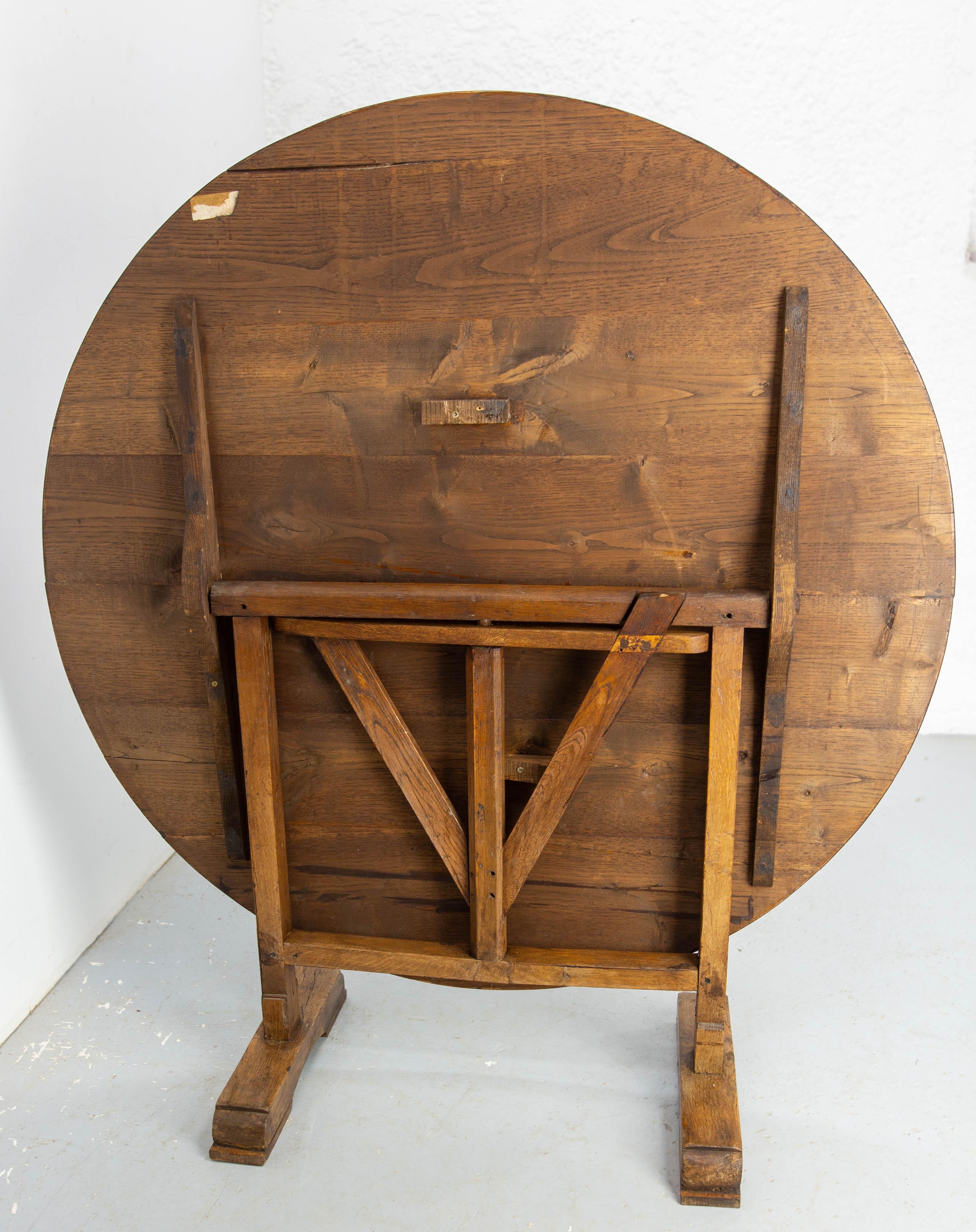 Table d'appoint pliante en forme de petit guéridon appelé table de vigneron 19ème siècle Bon état - En vente à Labrit, Landes