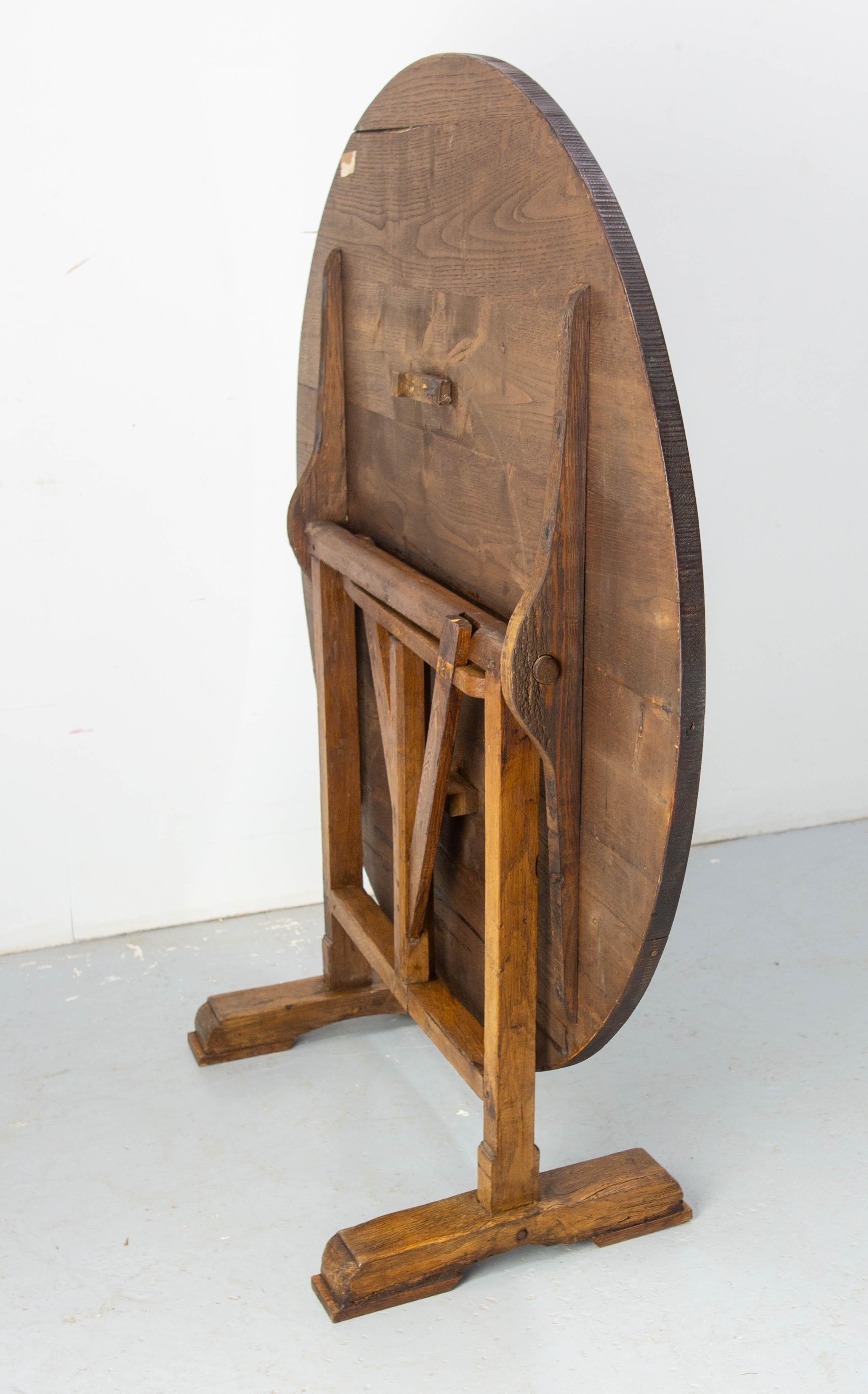 XIXe siècle Table d'appoint pliante en forme de petit guéridon appelé table de vigneron 19ème siècle en vente