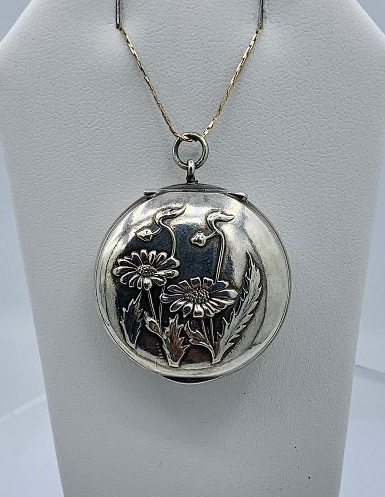 French Locket Art Nouveau Silver Daisy Flower Pendant Necklace For Sale ...