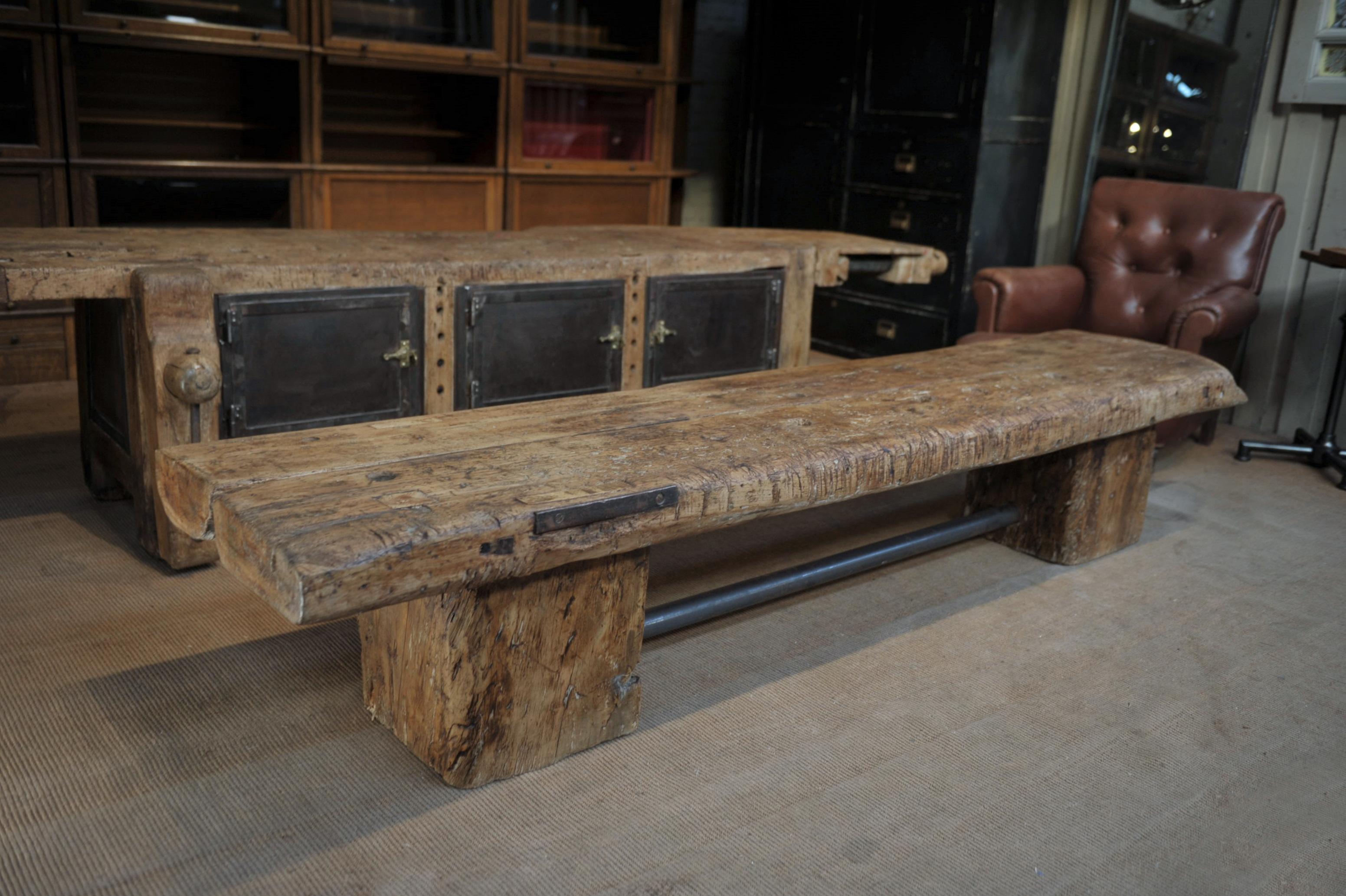 French long industrial coffee table or bench in pine and iron wood, circa 1930.