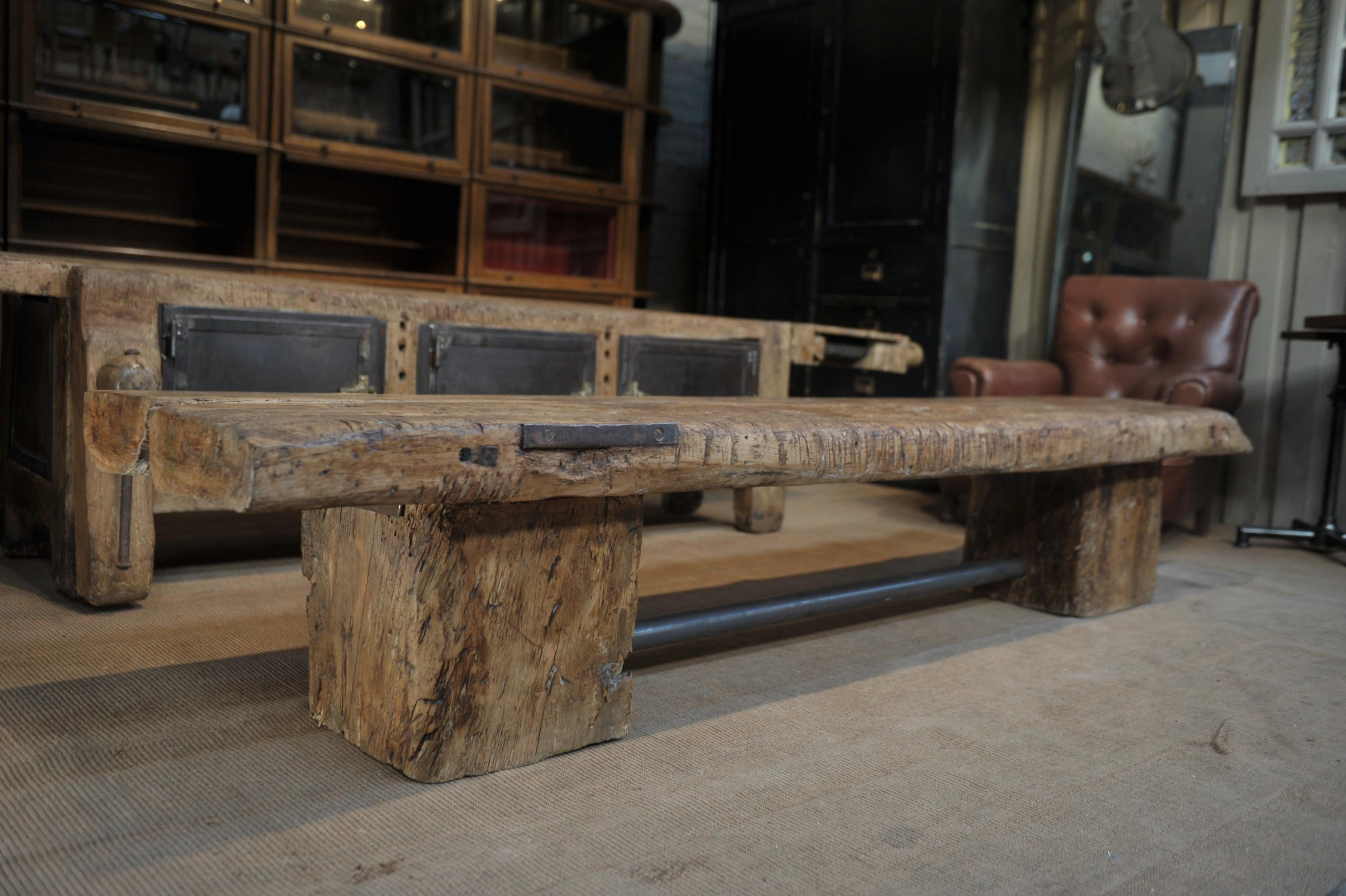 French Long Coffee Table or Bench in Pine and Iron Wood circa 1930 with Iron In Good Condition For Sale In Roubaix, FR