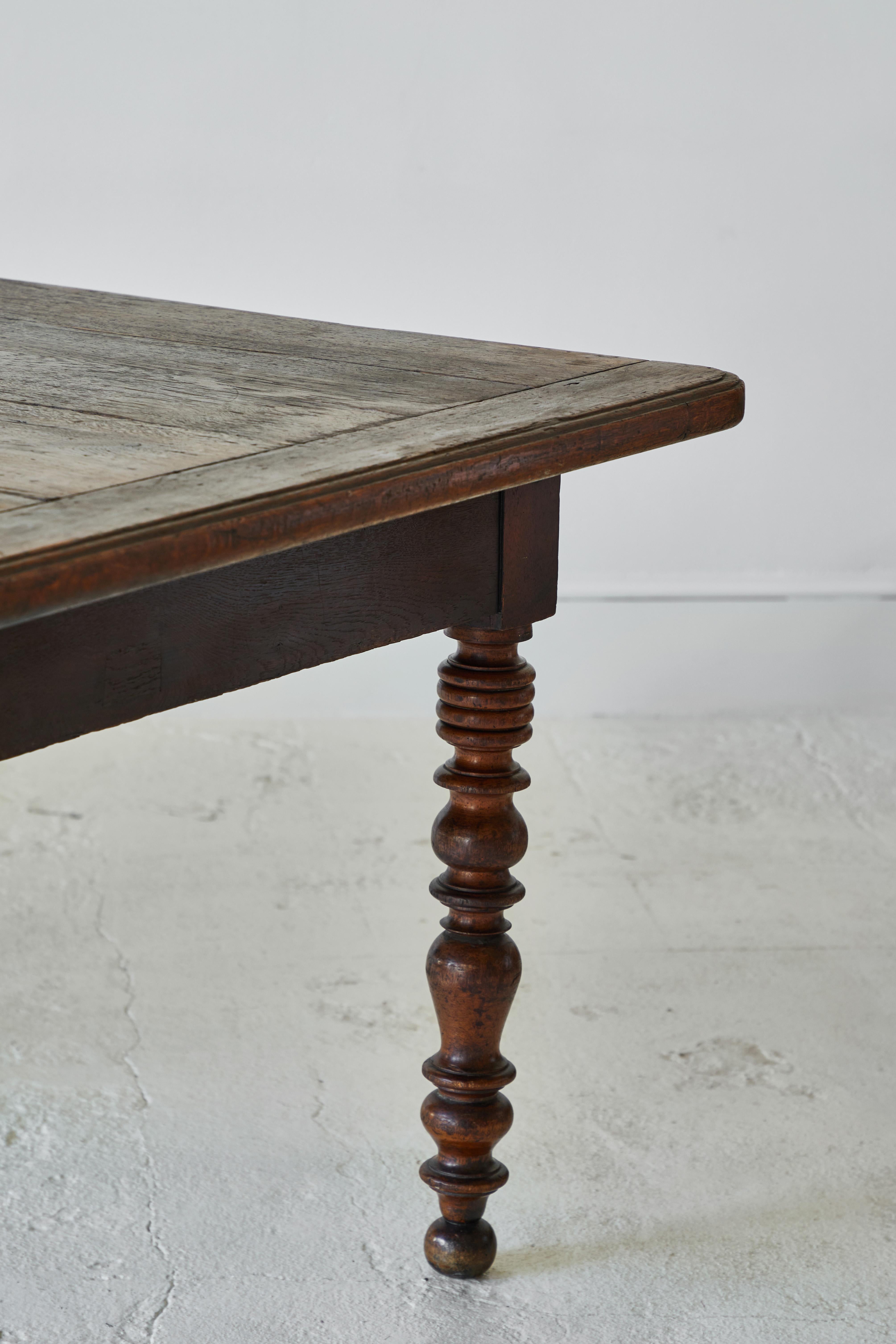 French Long Table with Turned Legs 4