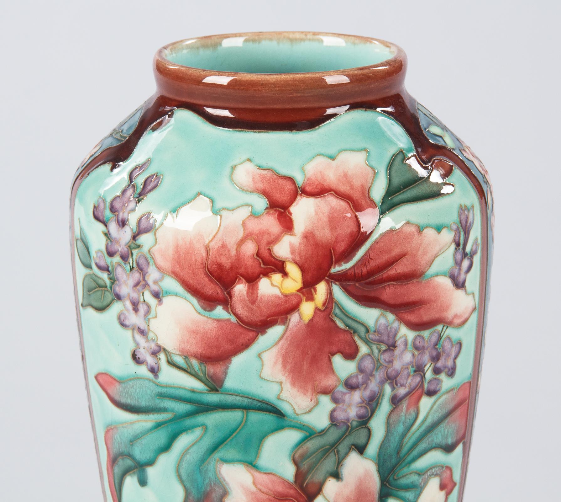 French Longchamp Majolica Ceramic Vase, 1900s In Good Condition In Austin, TX