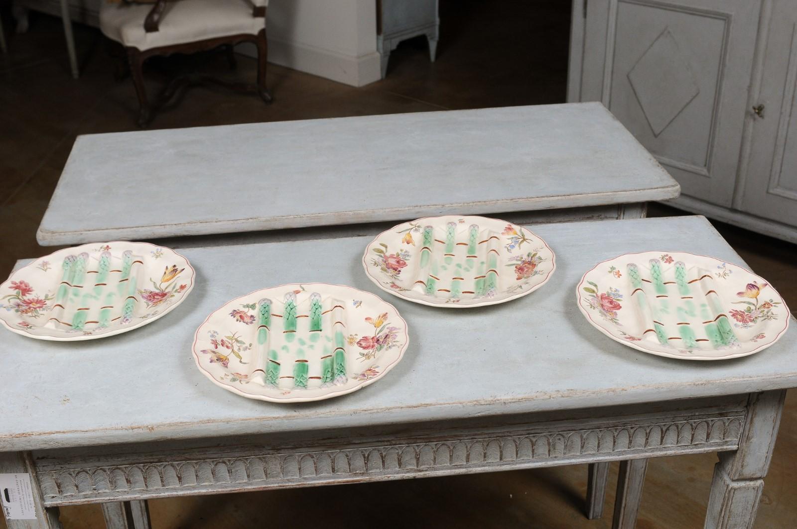 French Longchamp Pompadour Pattern Majolica Asparagus and Flower Plates For Sale 7