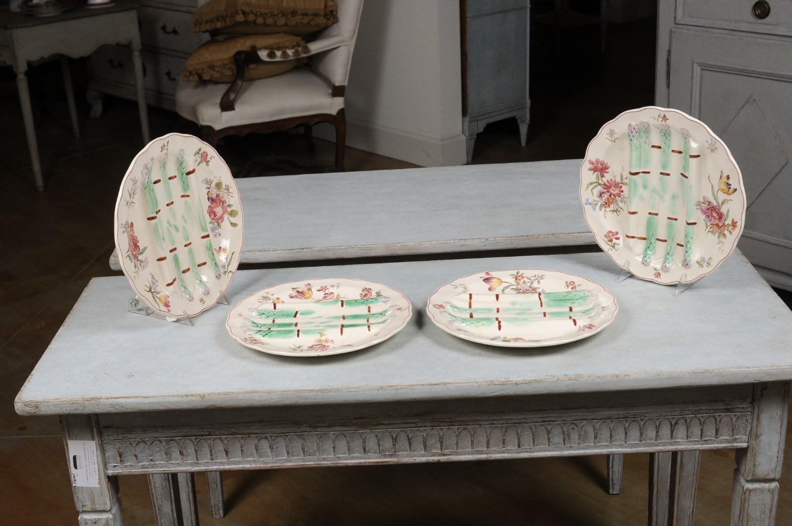 French Longchamp Pompadour Pattern Majolica Asparagus and Flower Plates For Sale 1