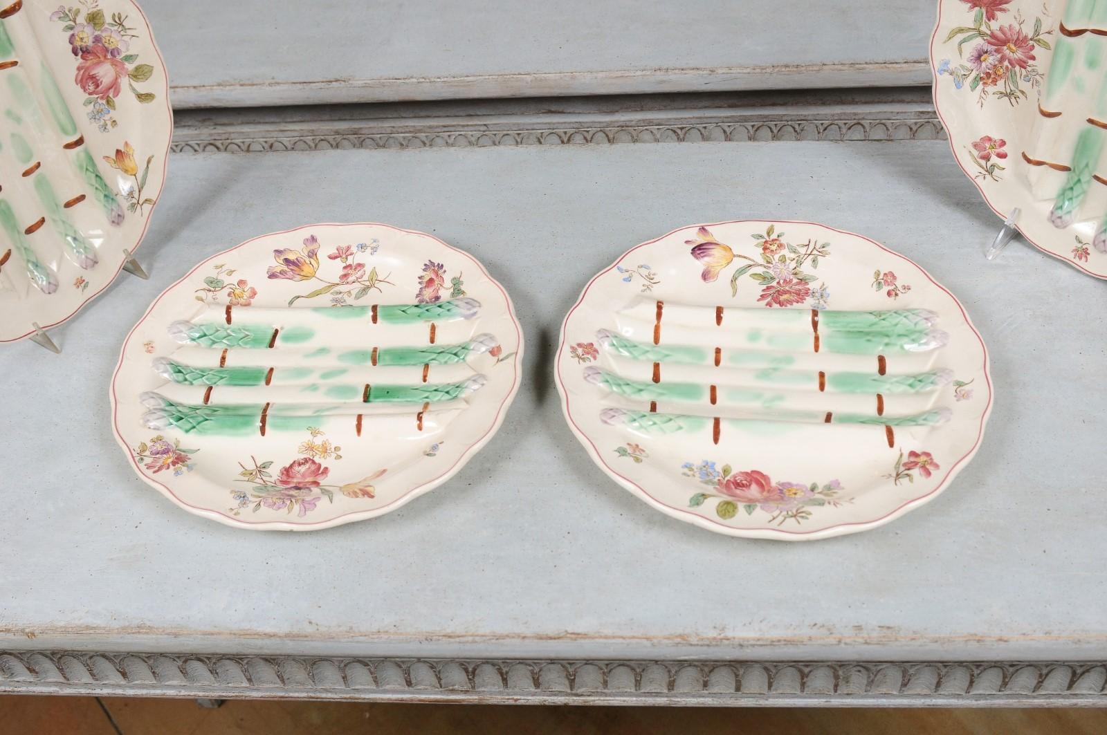 French Longchamp Pompadour Pattern Majolica Asparagus and Flower Plates For Sale 2