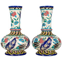 Paire de vases en céramique cloisonnée de Longwy, France, XIXe siècle