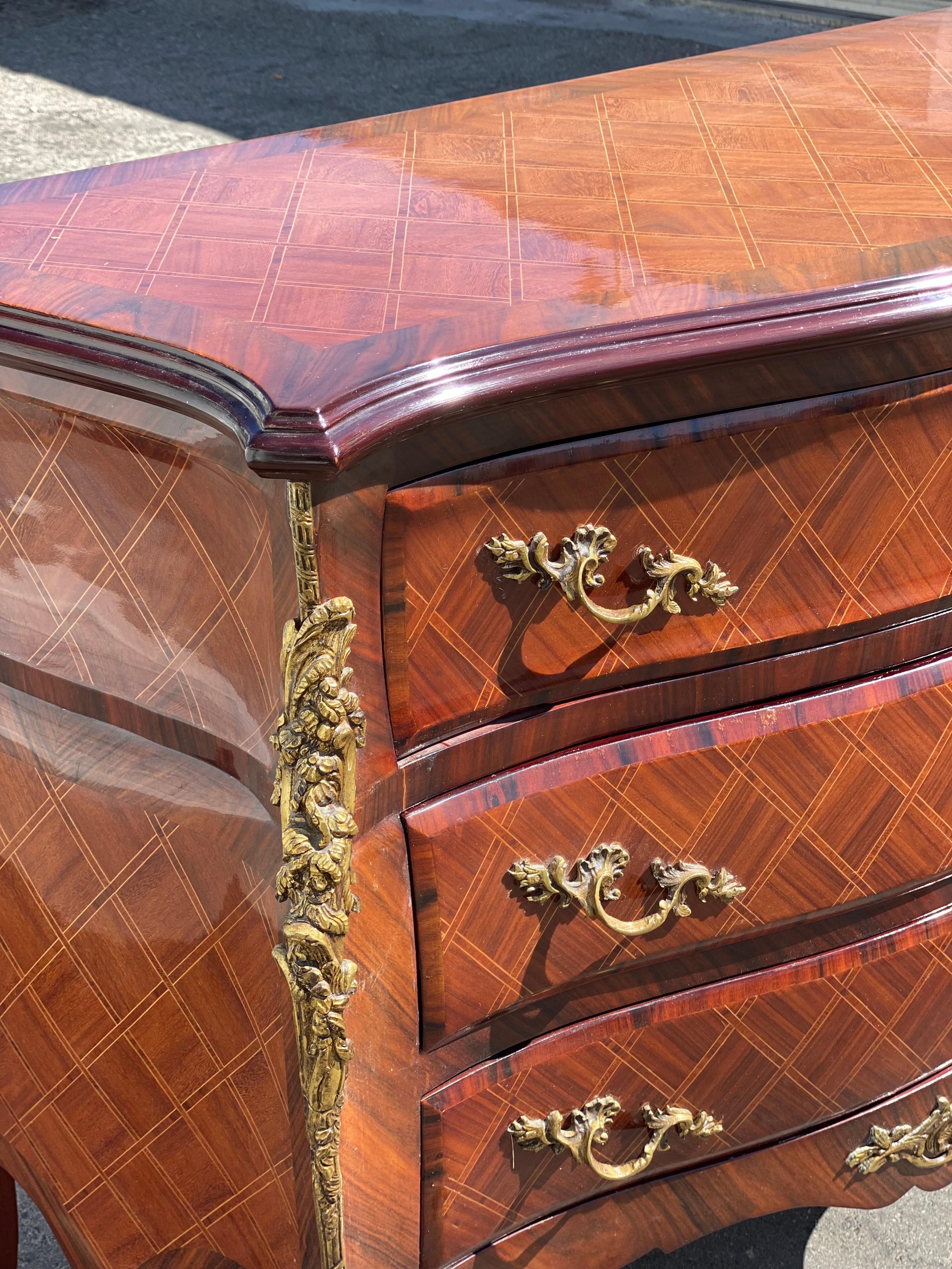 French Louis Antique Inlay and Gilt Bombe Commode Chest For Sale 1