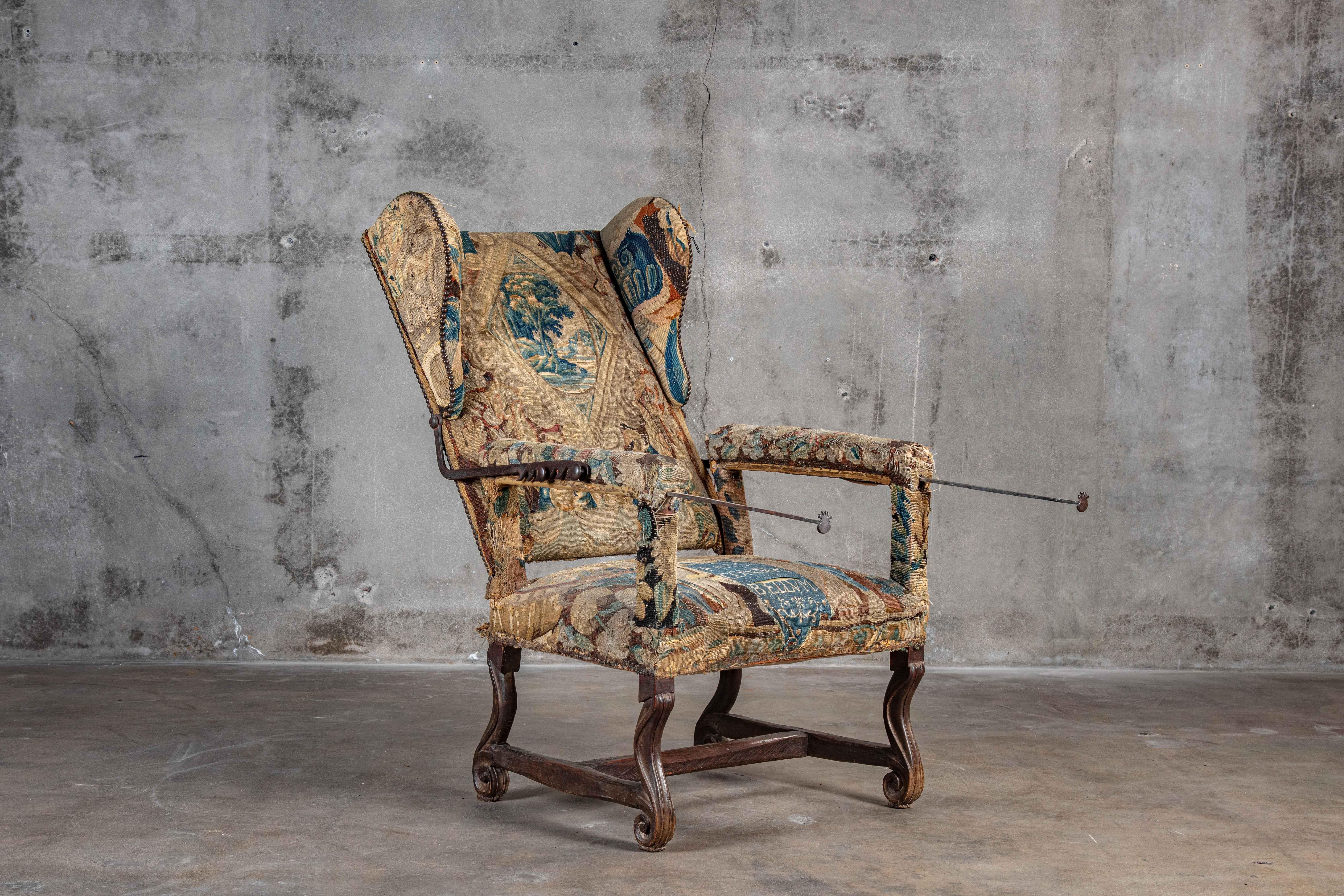 French Louis LXIV Fauteuil In Distressed Condition For Sale In Los Angeles, CA