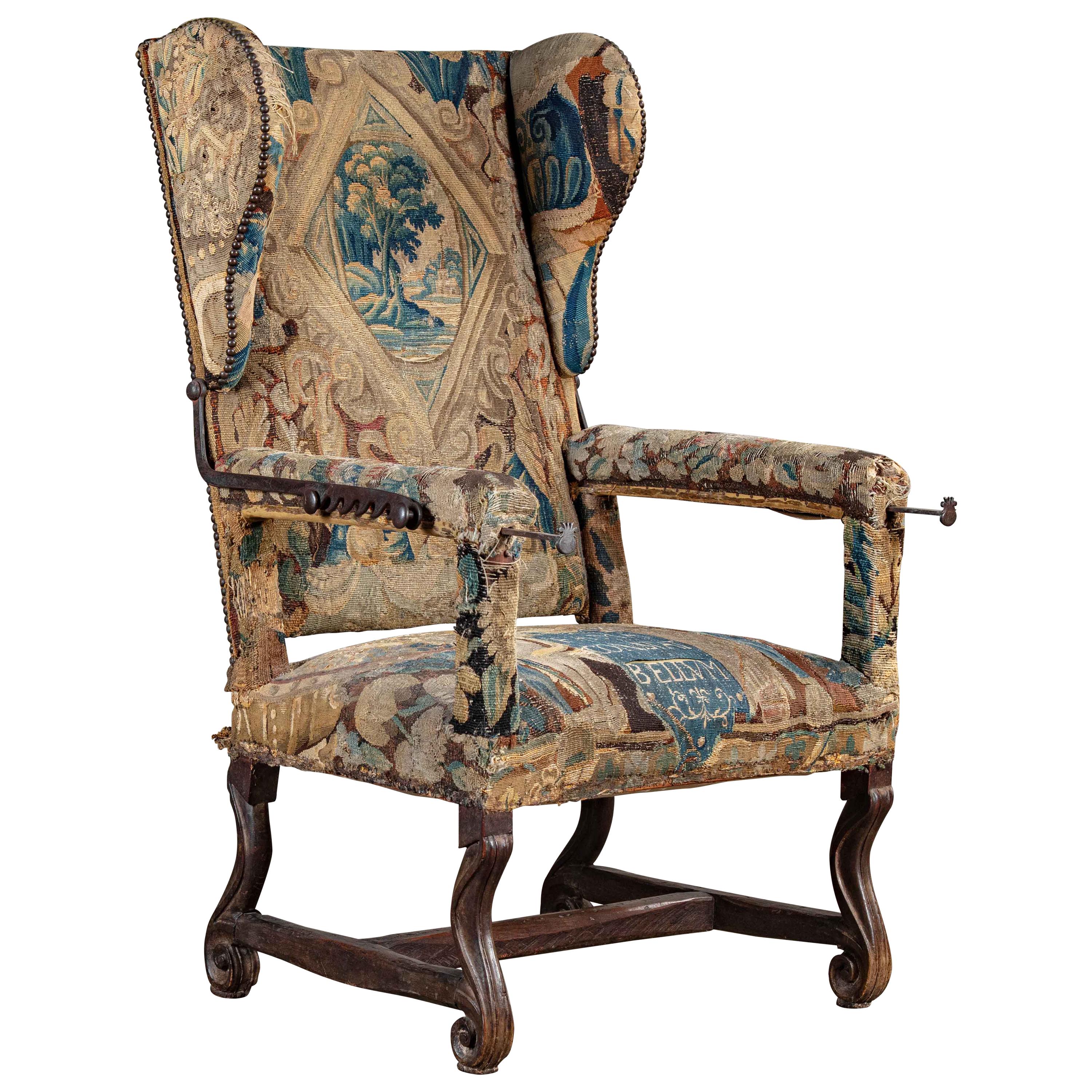 What is the difference between a fauteuil and a bergere?