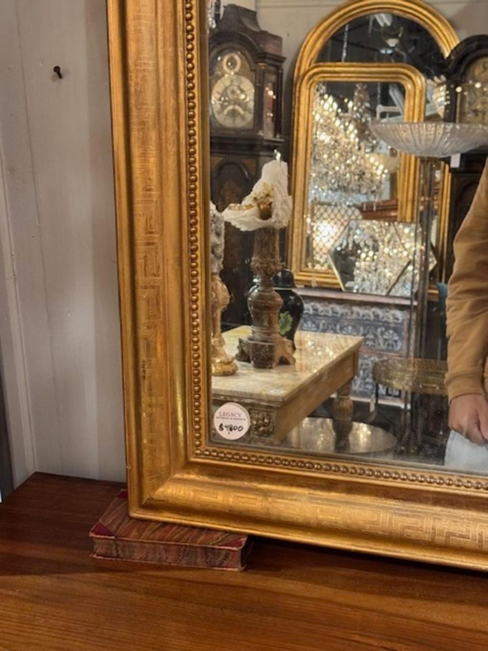 Specchio francese Louis con stemma in vendita 1