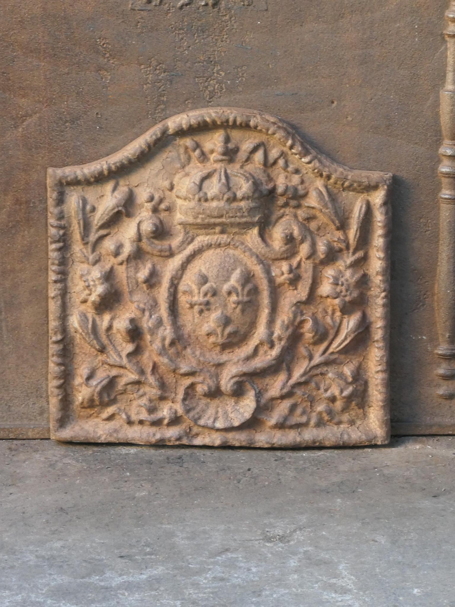 Français Plaque de cheminée / dosseret de style Louis Napoléon III français 'Armoiries de France en vente