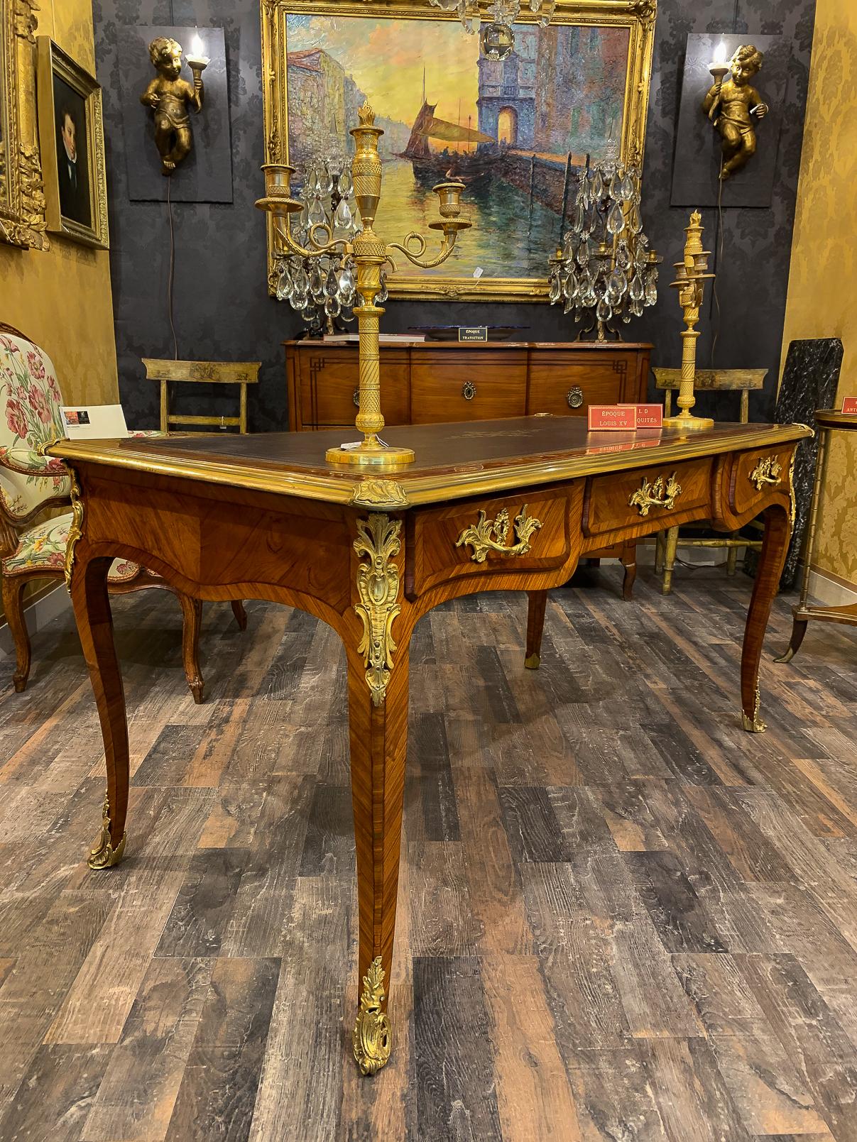 French Louis Period, Flat Violetwood Desk with Gilt-Bronze Decoration circa 1750 (Louis XV.) im Angebot