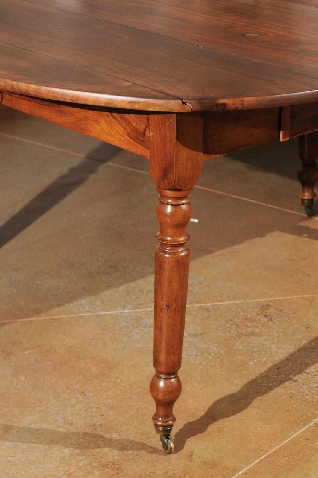 French Louis-Philippe 1840s Walnut Dining Room Extension Table with Drop Leaves 5