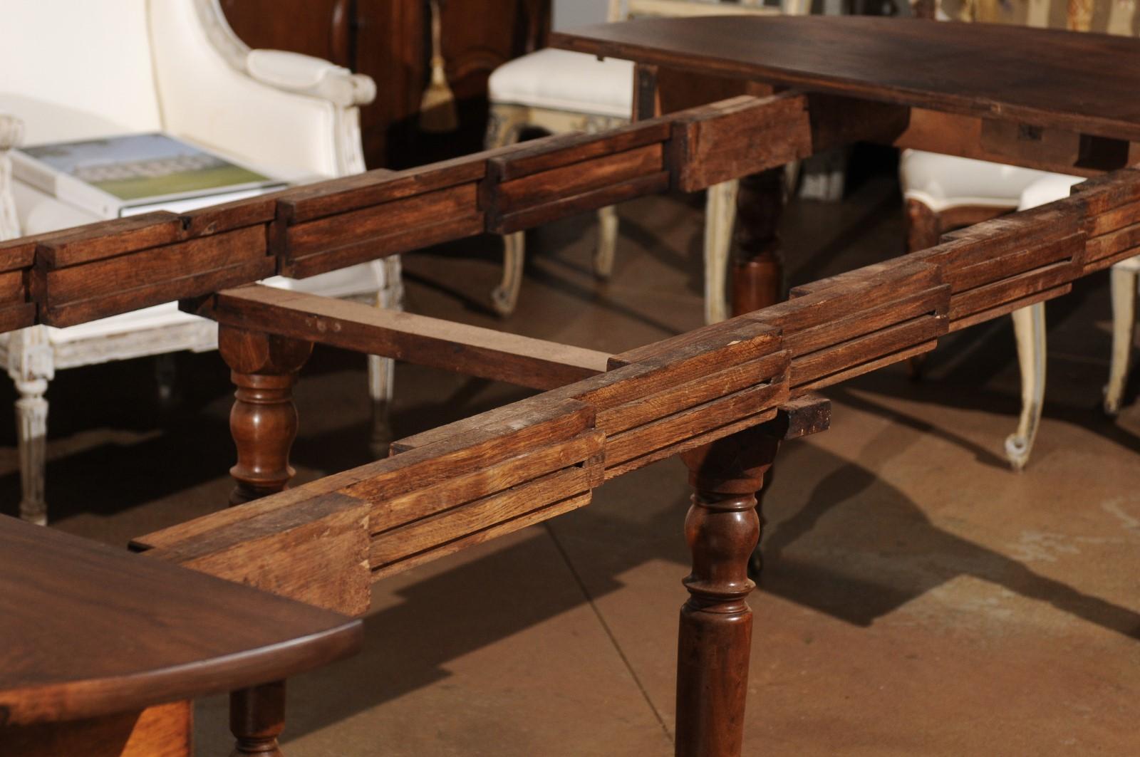 Louis Philippe French Louis-Philippe 1840s Walnut Dining Room Extension Table with Drop Leaves