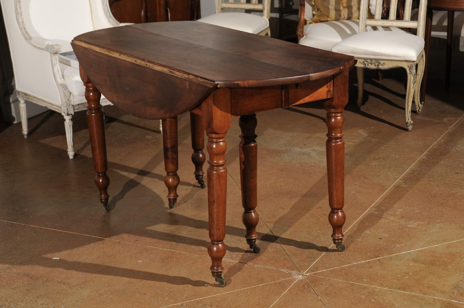 19th Century French Louis-Philippe 1840s Walnut Dining Room Extension Table with Drop Leaves