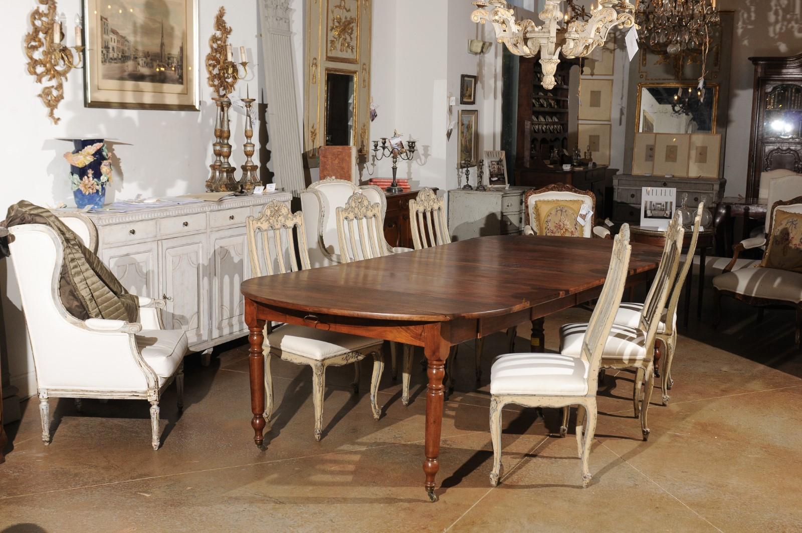 French Louis-Philippe 1840s Walnut Dining Room Extension Table with Drop Leaves In Good Condition In Atlanta, GA