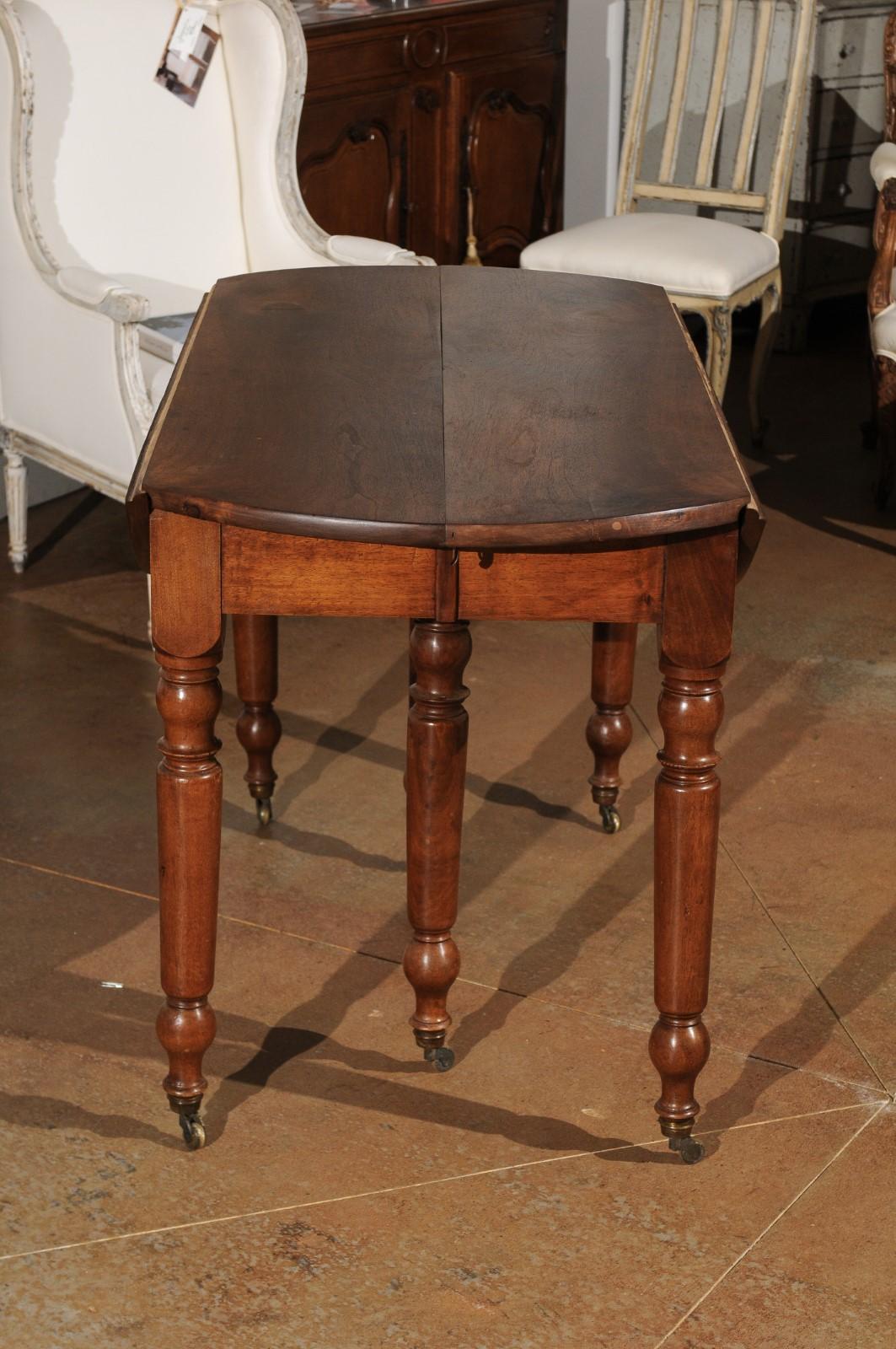 French Louis-Philippe 1840s Walnut Dining Room Extension Table with Drop Leaves 1