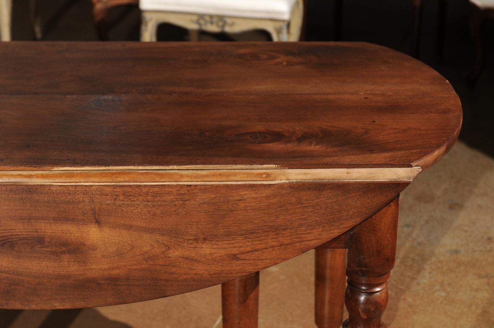 French Louis-Philippe 1840s Walnut Dining Room Extension Table with Drop Leaves 2