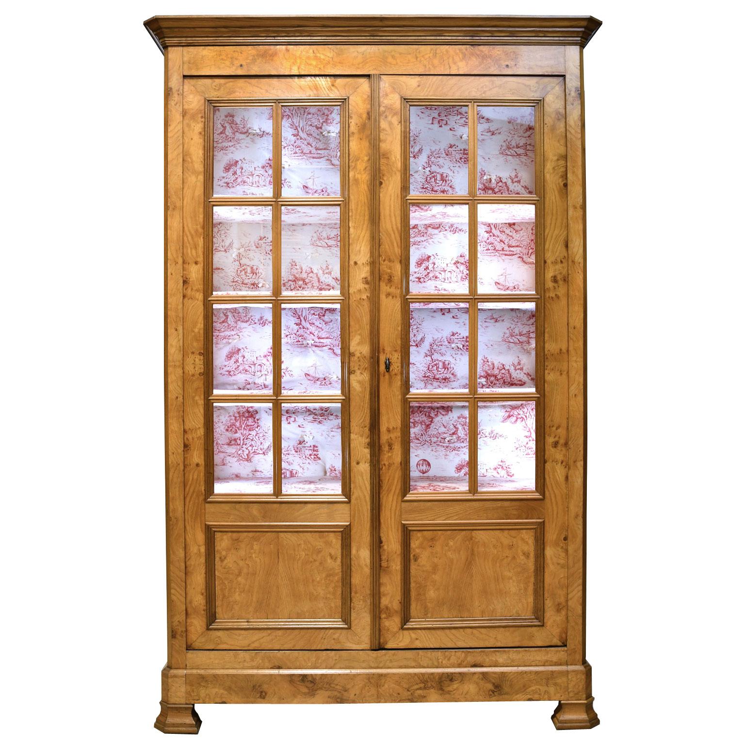 Antique French Louis Philippe Bookcase/Cupboard in Chestnut w/ Glass Panels For Sale 5