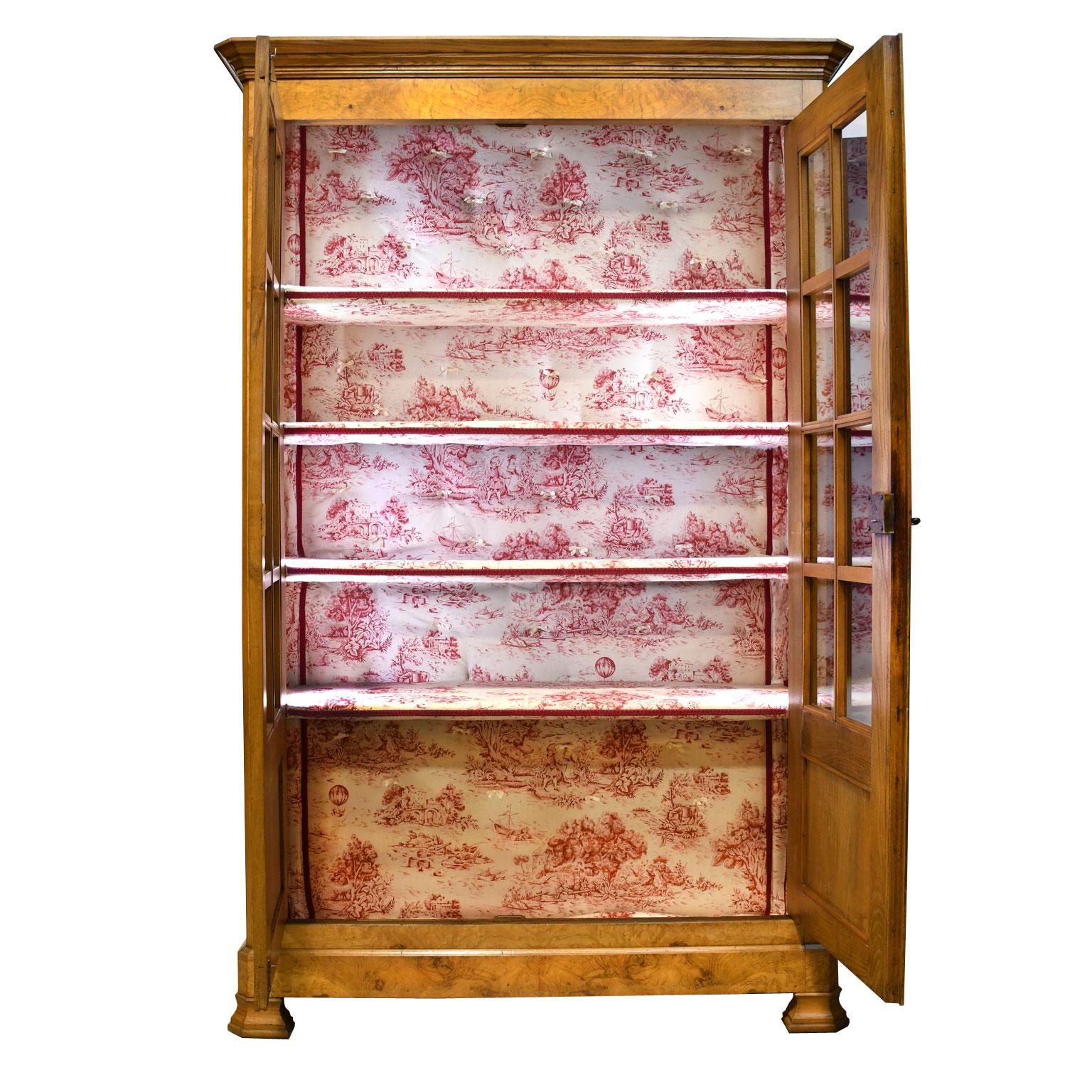 Antique French Louis Philippe Bookcase/Cupboard in Chestnut w/ Glass Panels For Sale 6