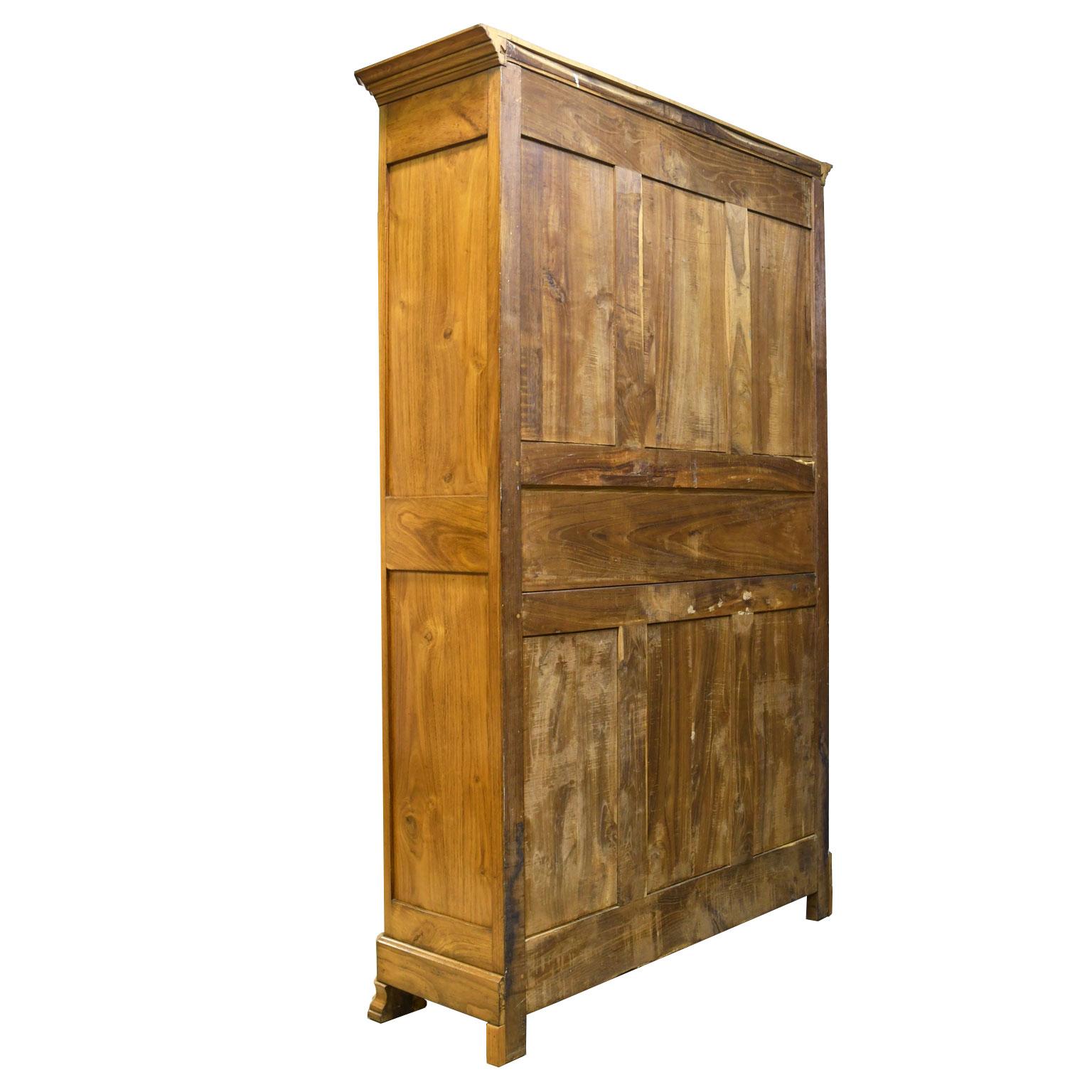 Mid-19th Century Antique French Louis Philippe Bookcase/Cupboard in Chestnut w/ Glass Panels For Sale