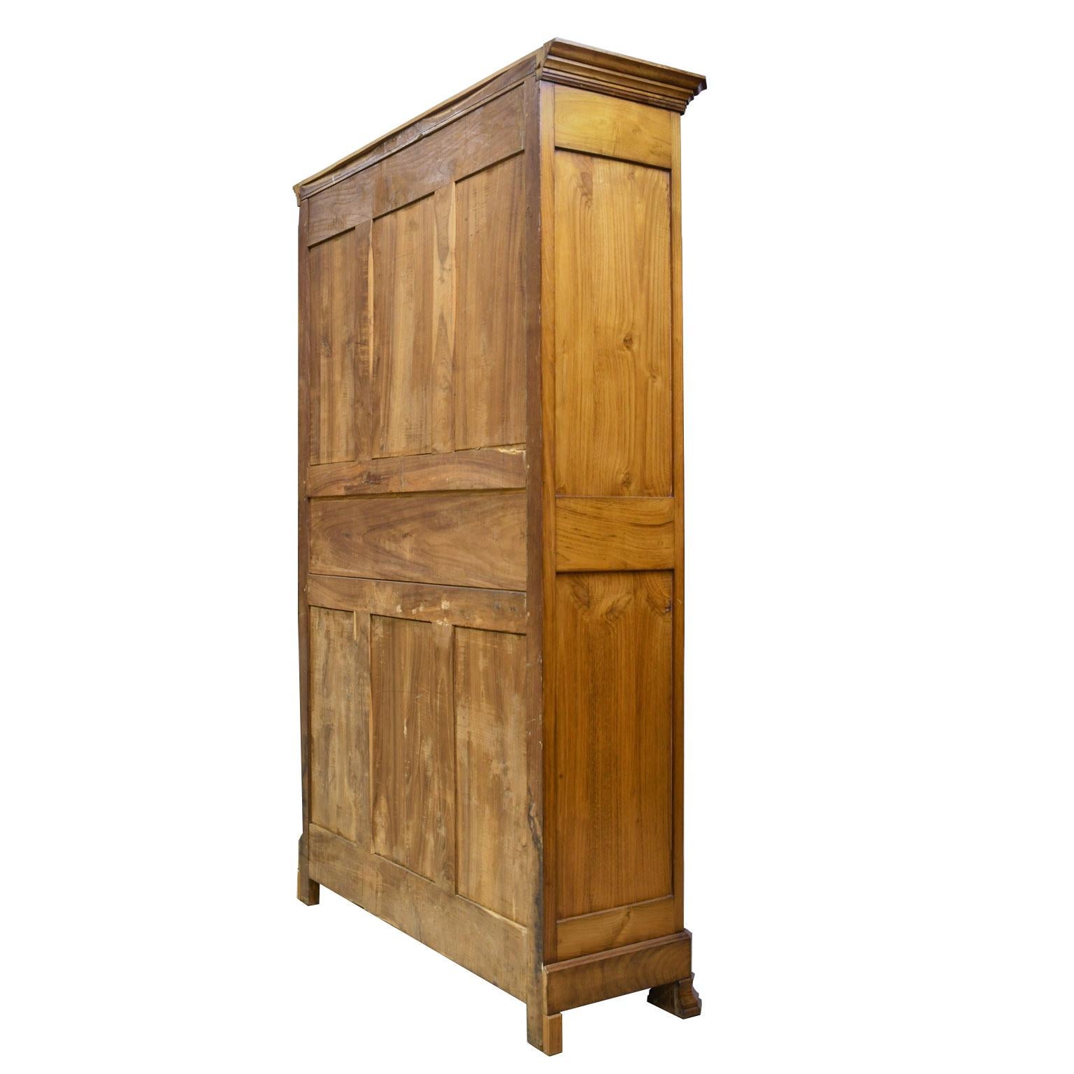 Antique French Louis Philippe Bookcase/Cupboard in Chestnut w/ Glass Panels For Sale 2