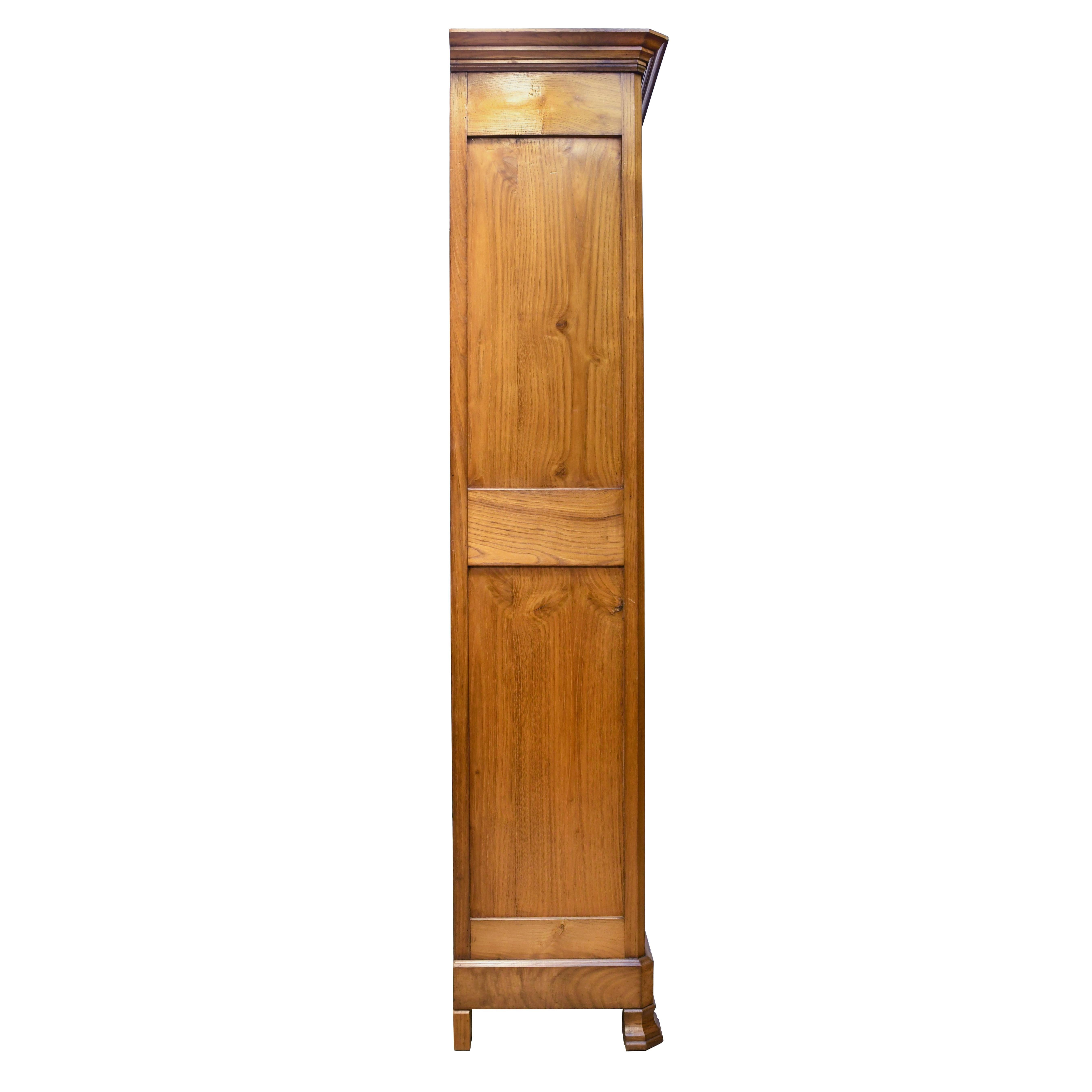 Antique French Louis Philippe Bookcase/Cupboard in Chestnut w/ Glass Panels For Sale 3